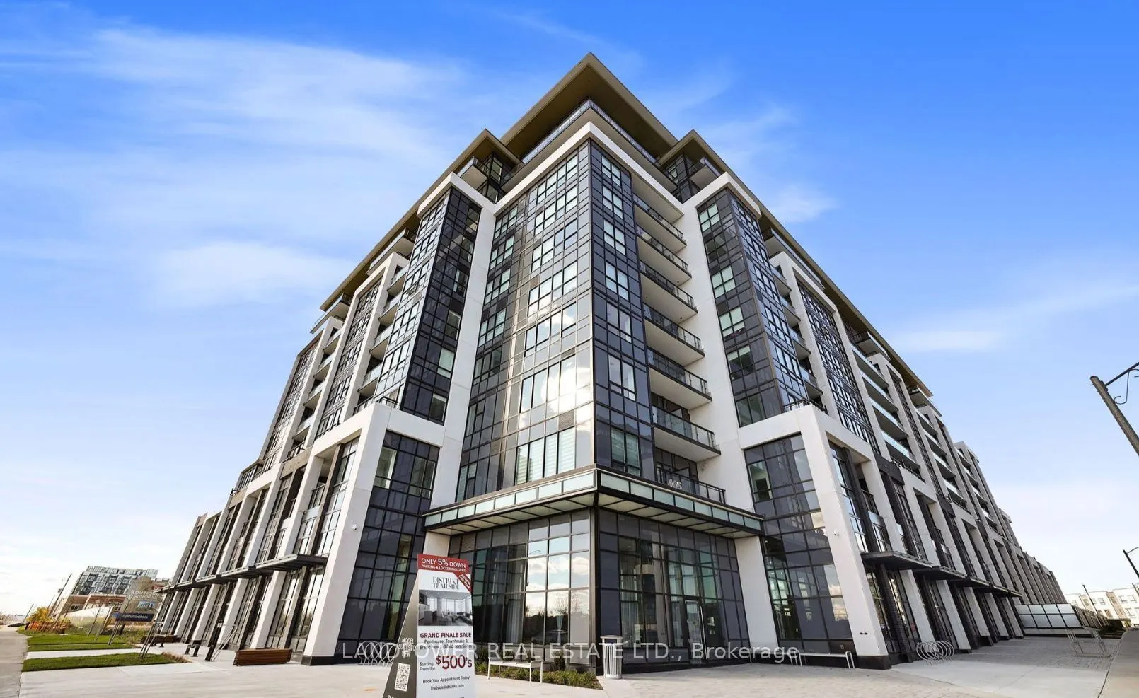 405 Dundas Street W, #PH09