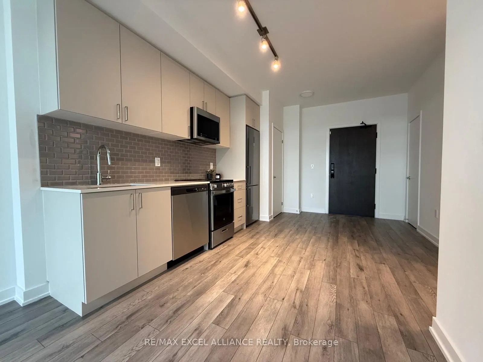 1005 Dundas Street E, #801