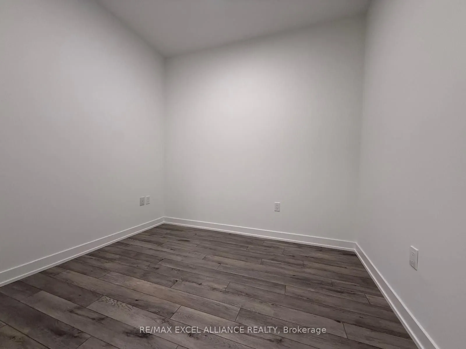1005 Dundas Street E, #801