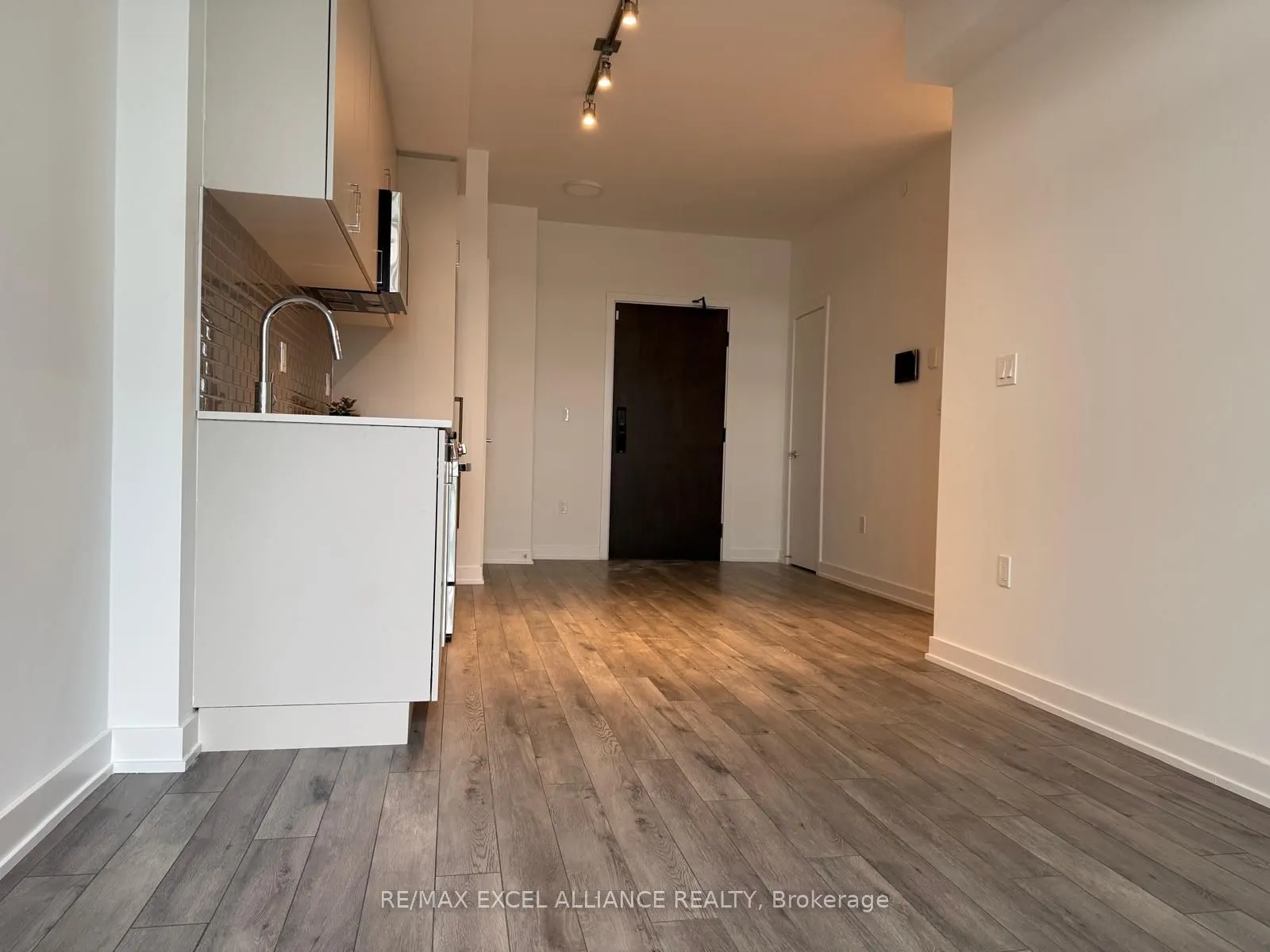 1005 Dundas Street E, #801