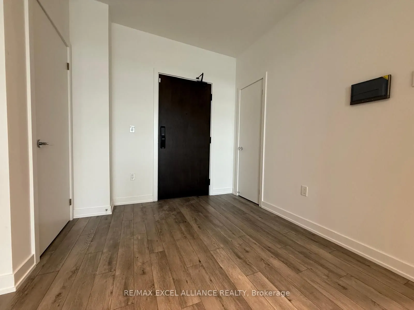 1005 Dundas Street E, #801
