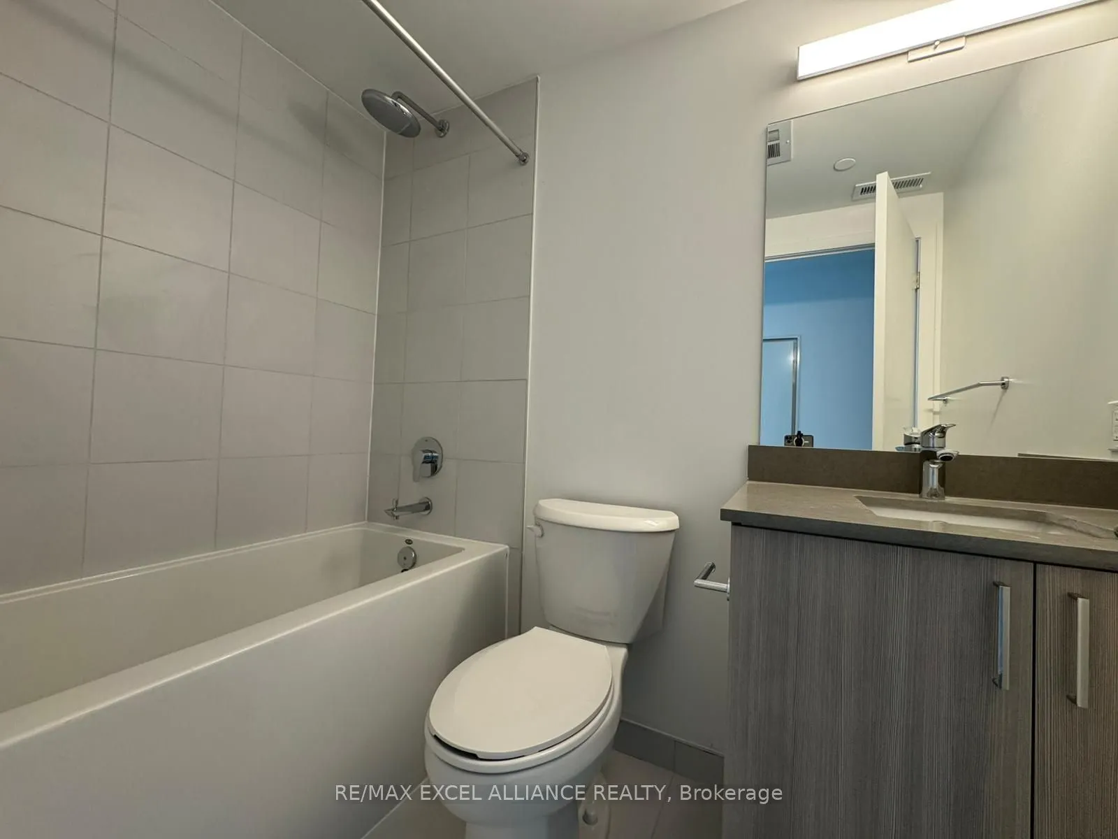 1005 Dundas Street E, #817