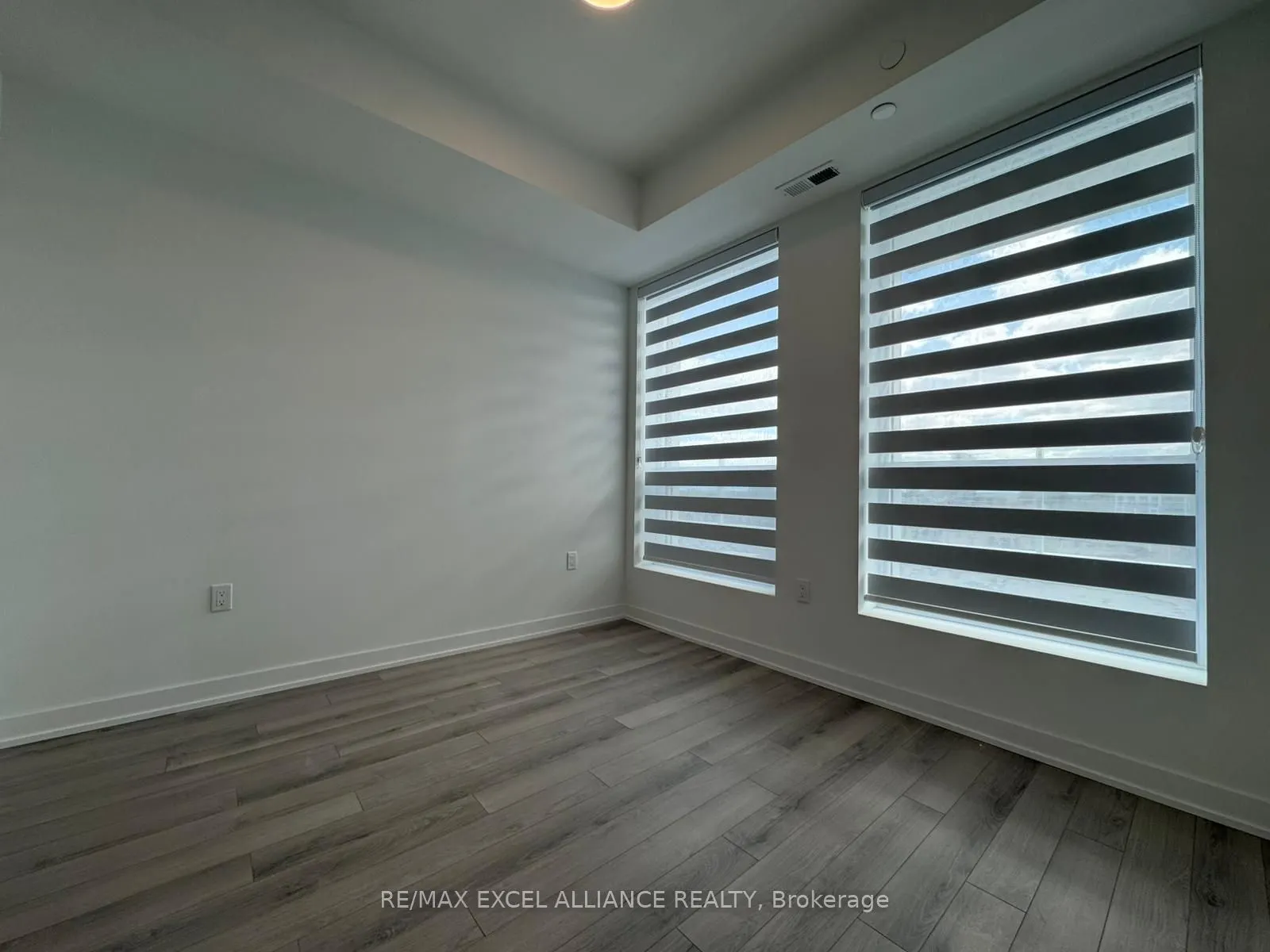 1005 Dundas Street E, #817