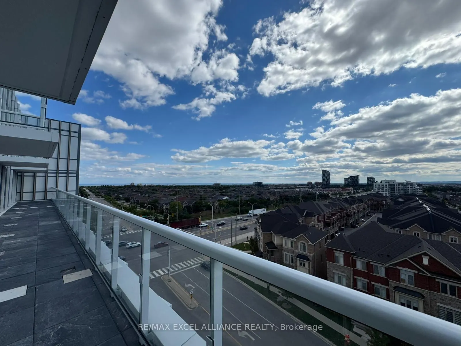 1005 Dundas Street E, #817