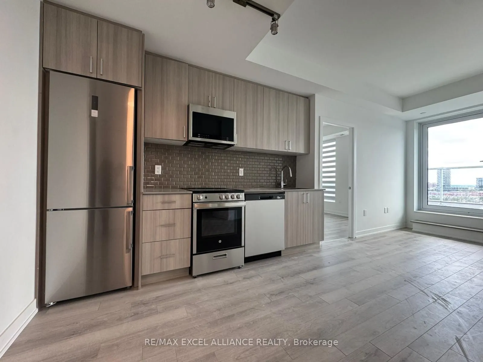 1005 Dundas Street E, #817