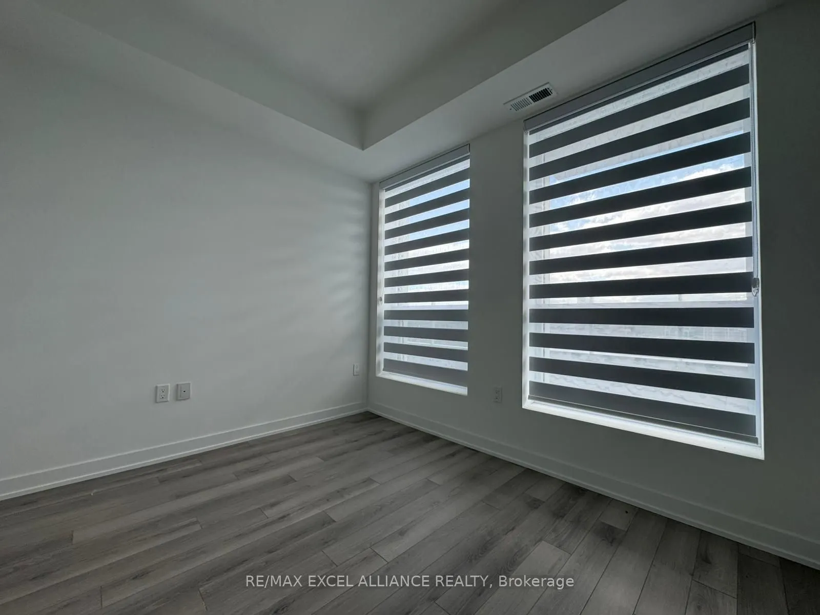1005 Dundas Street E, #817
