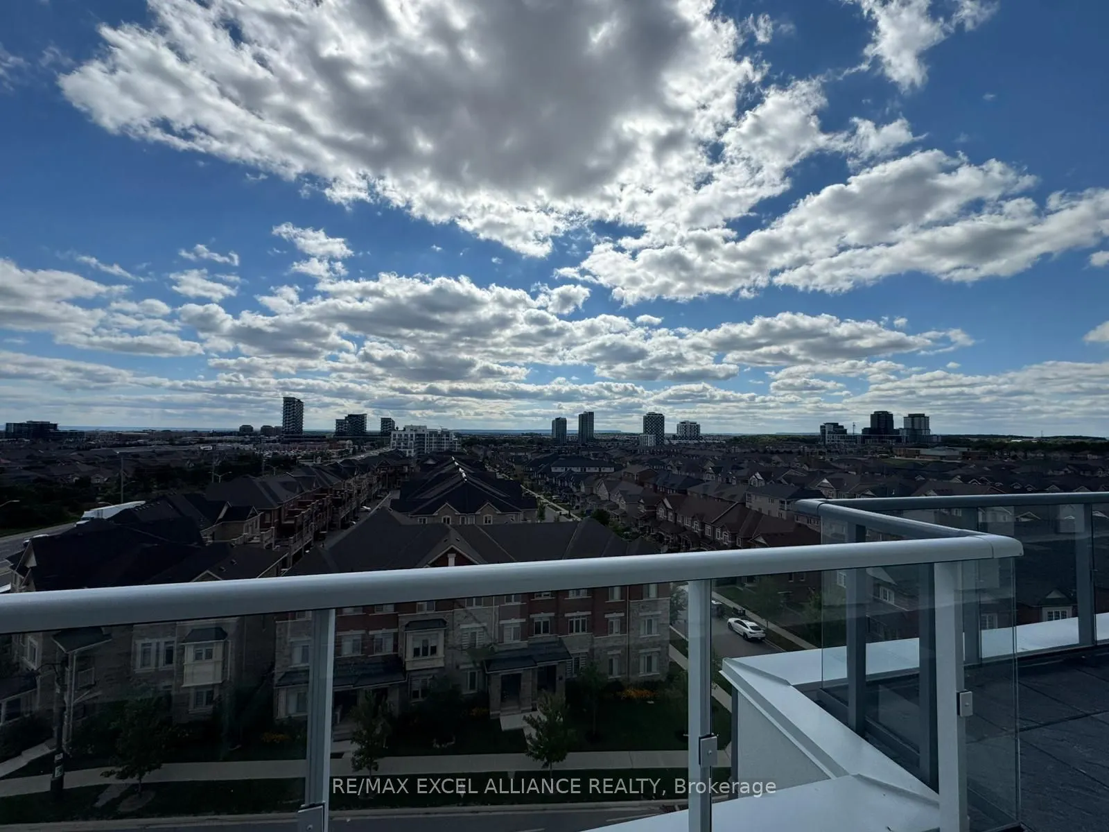 1005 Dundas Street E, #817