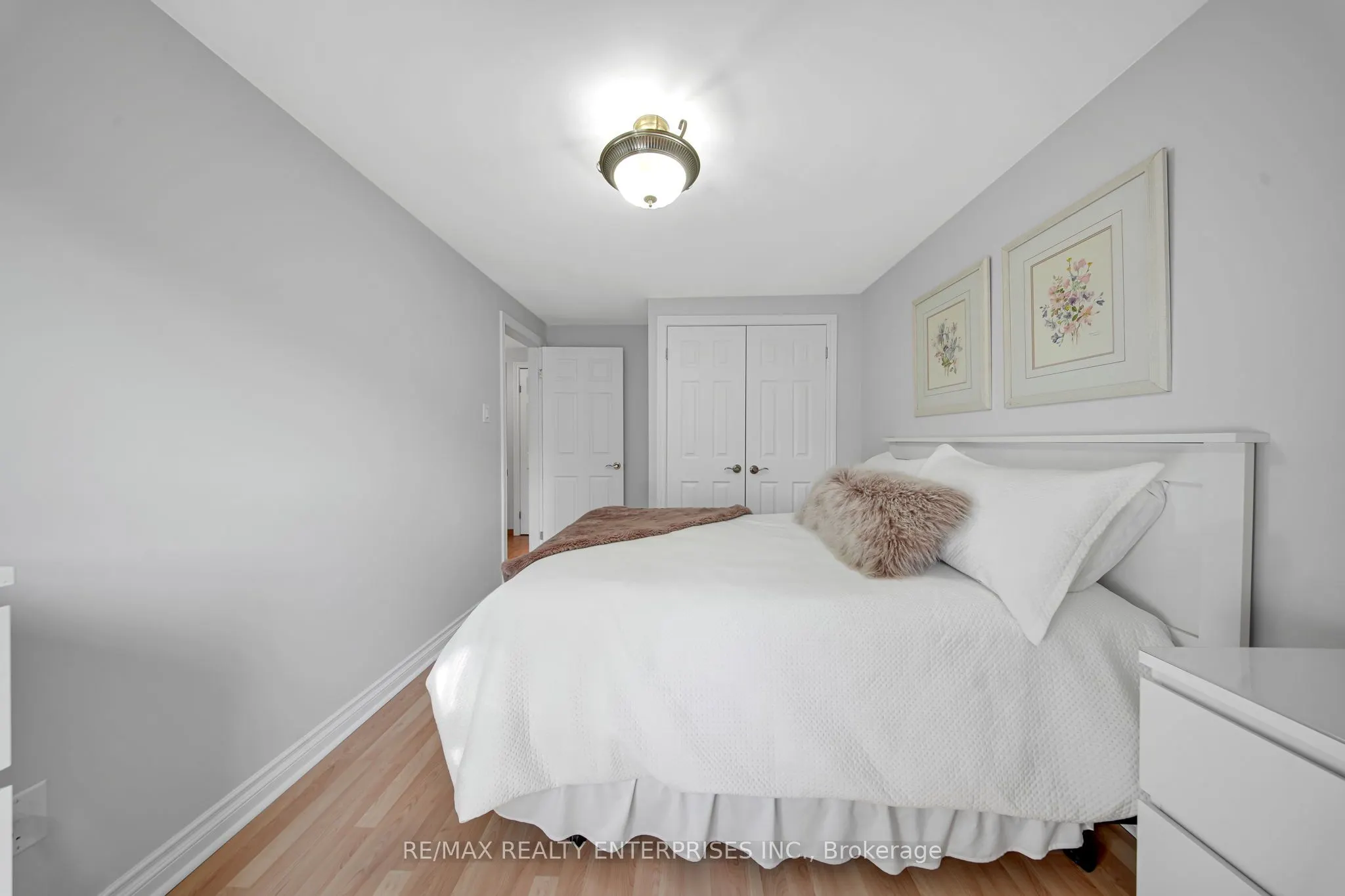 2056 Lakeshore Road W, #5