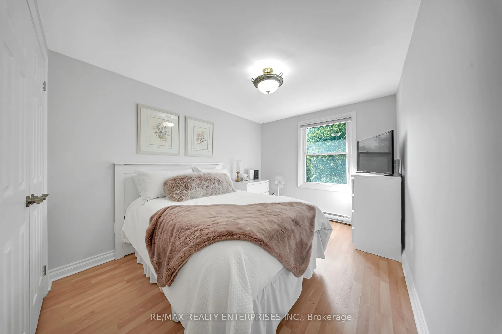 2056 Lakeshore Road W, #5