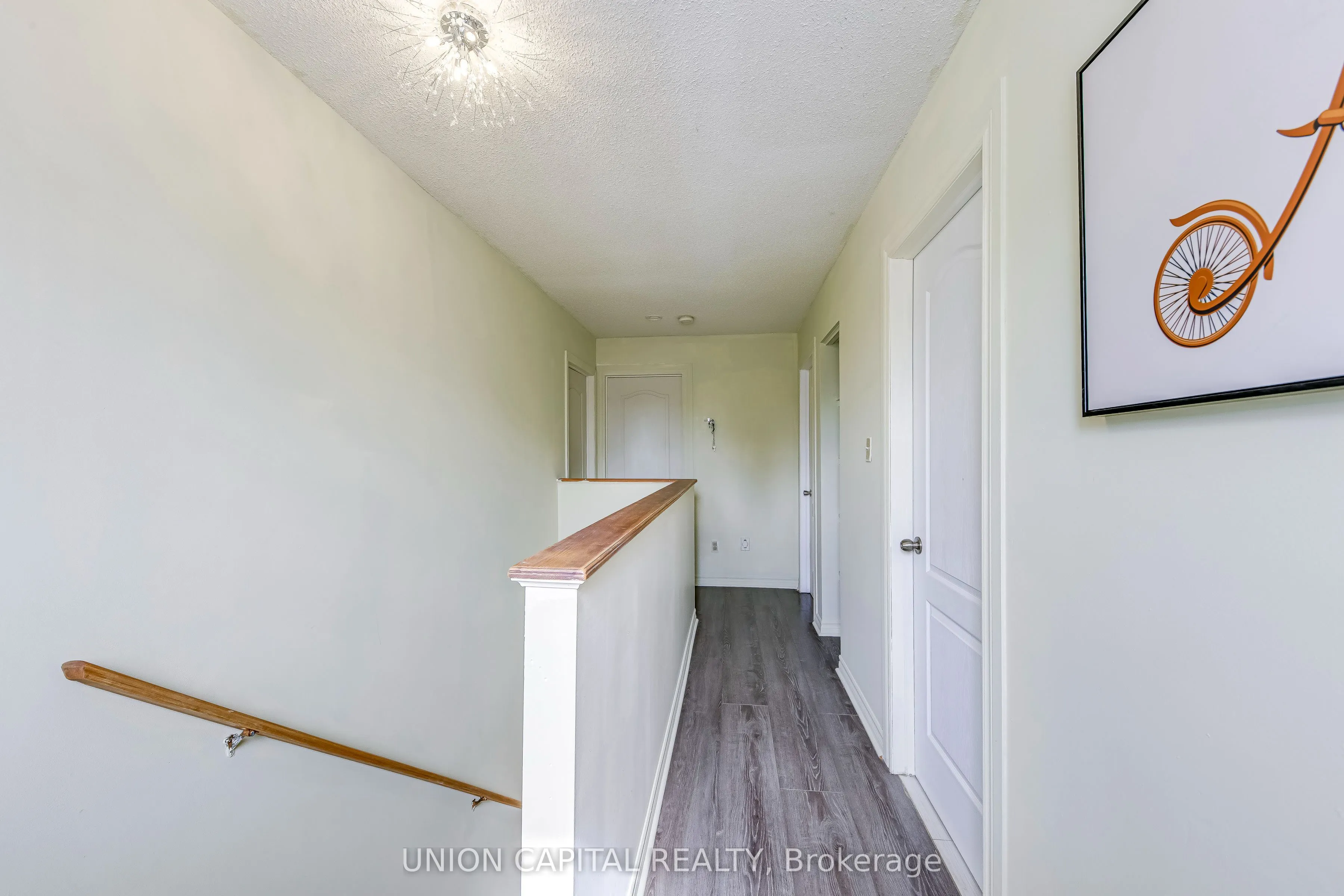 1060 Glendor Avenue