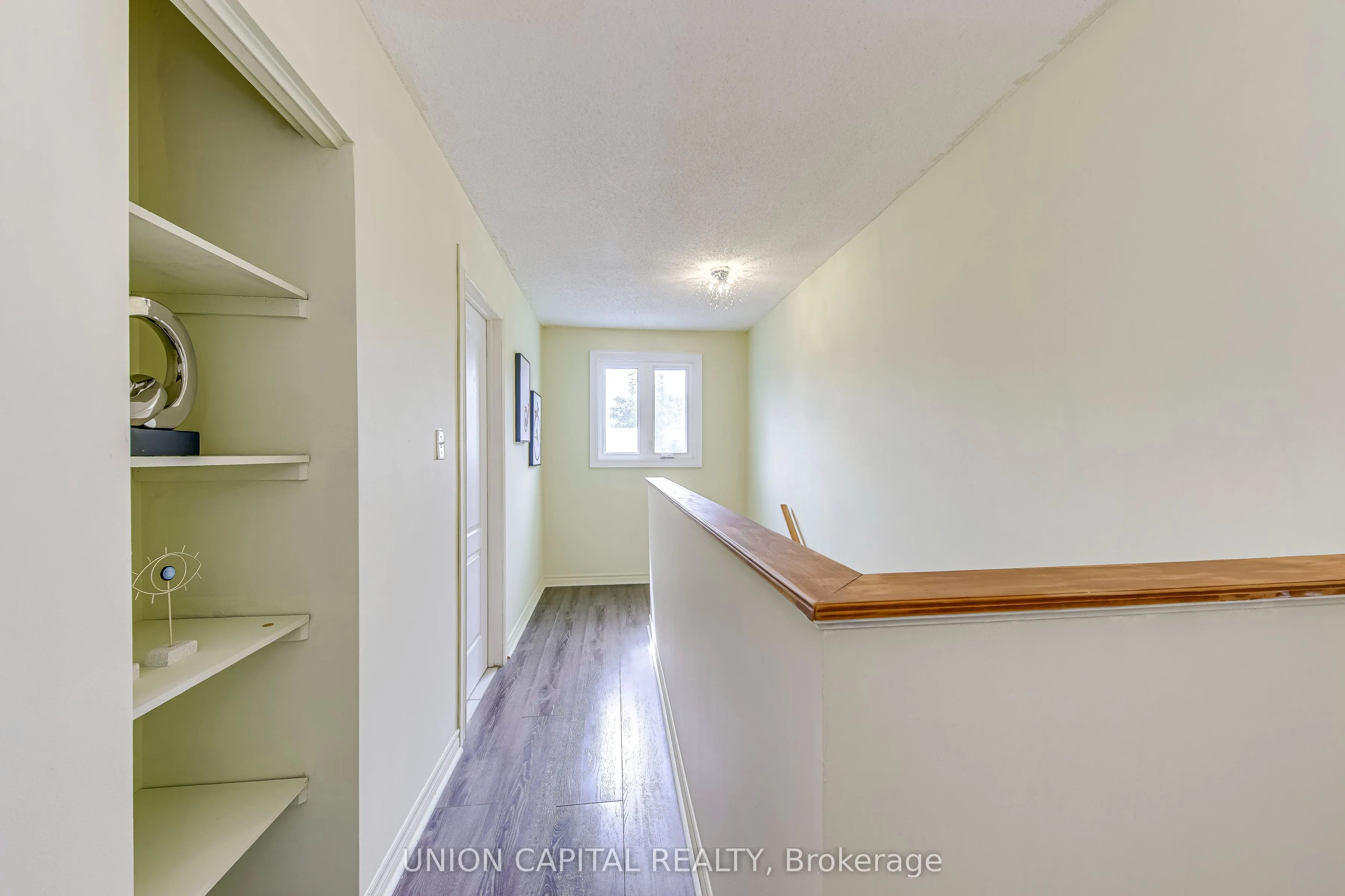 1060 Glendor Avenue