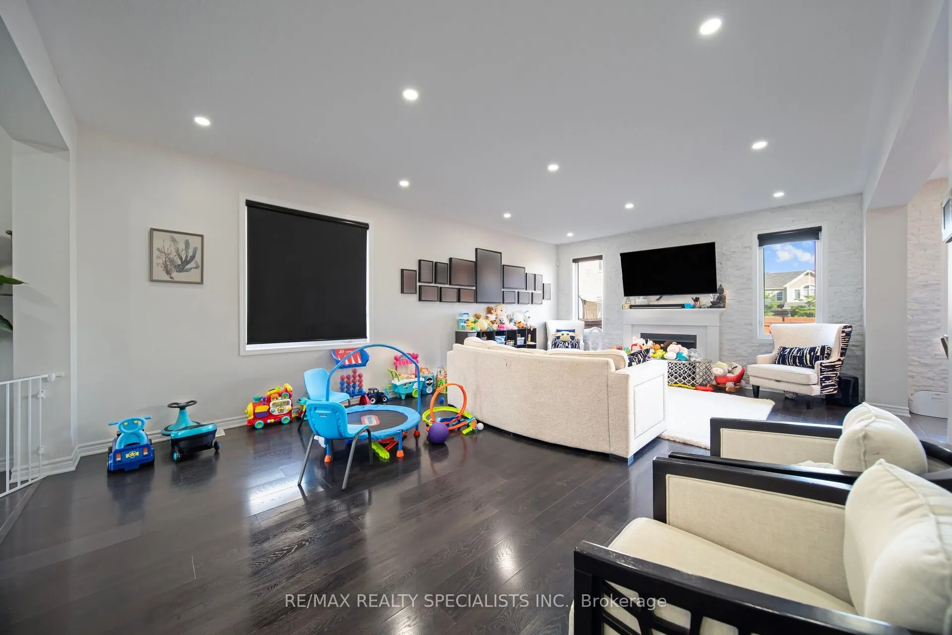 4 Stedford Crescent