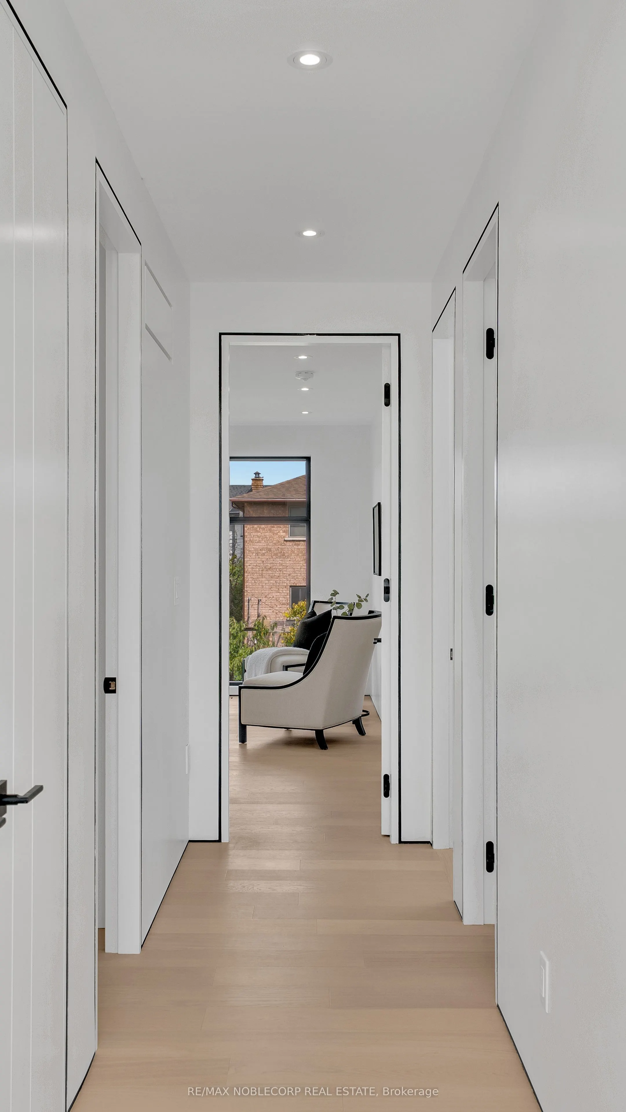 16 Deevale Road