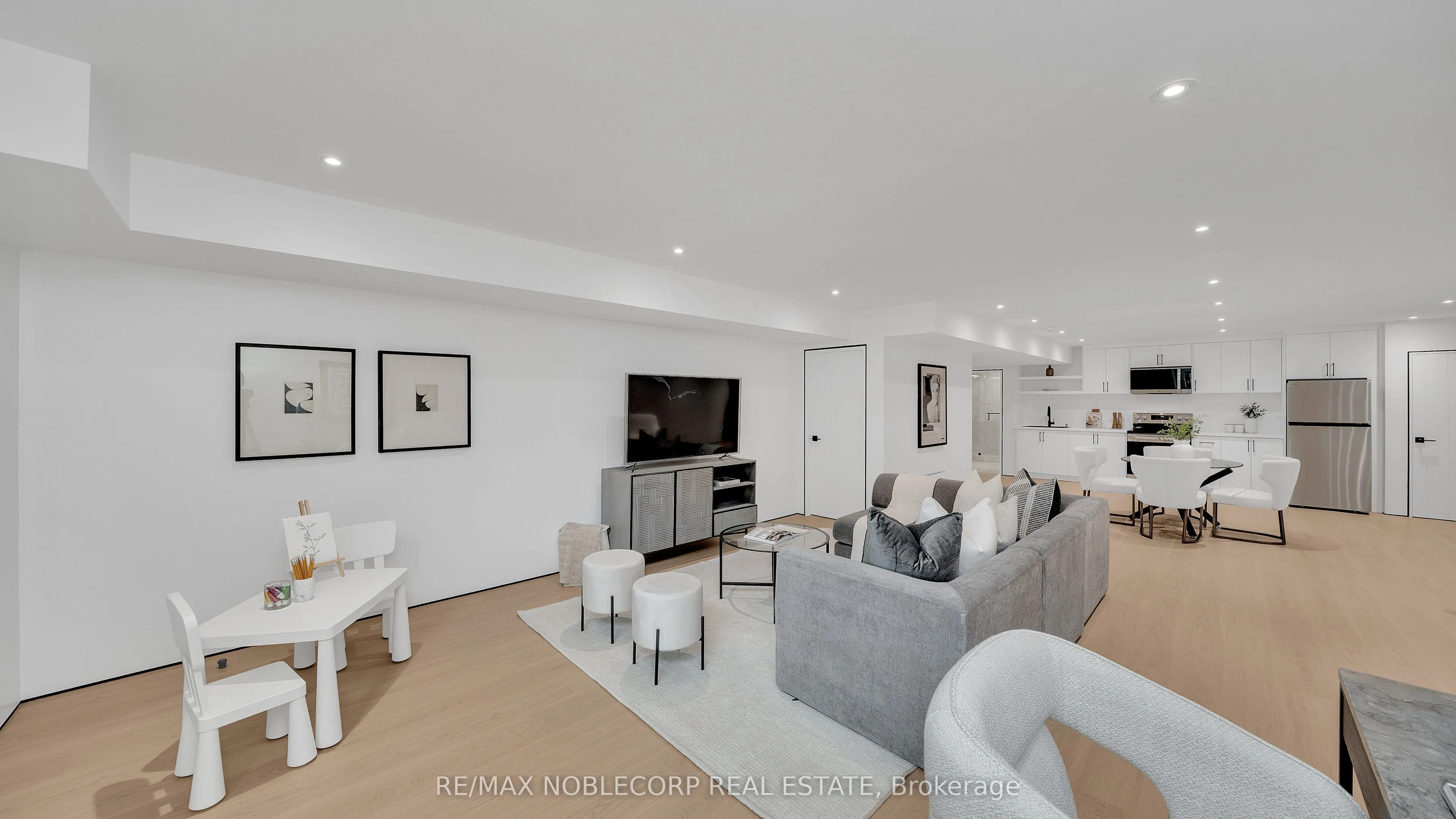 16 Deevale Road