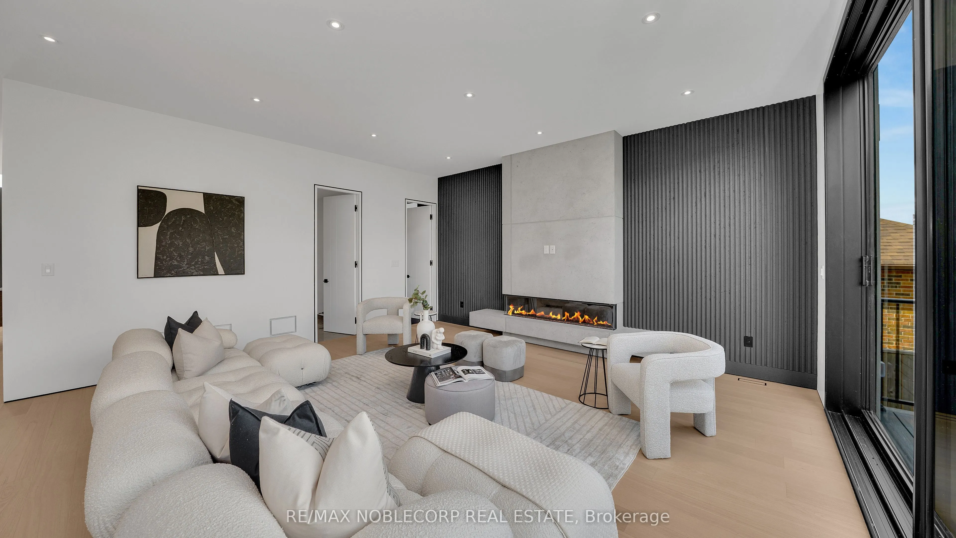 16 Deevale Road