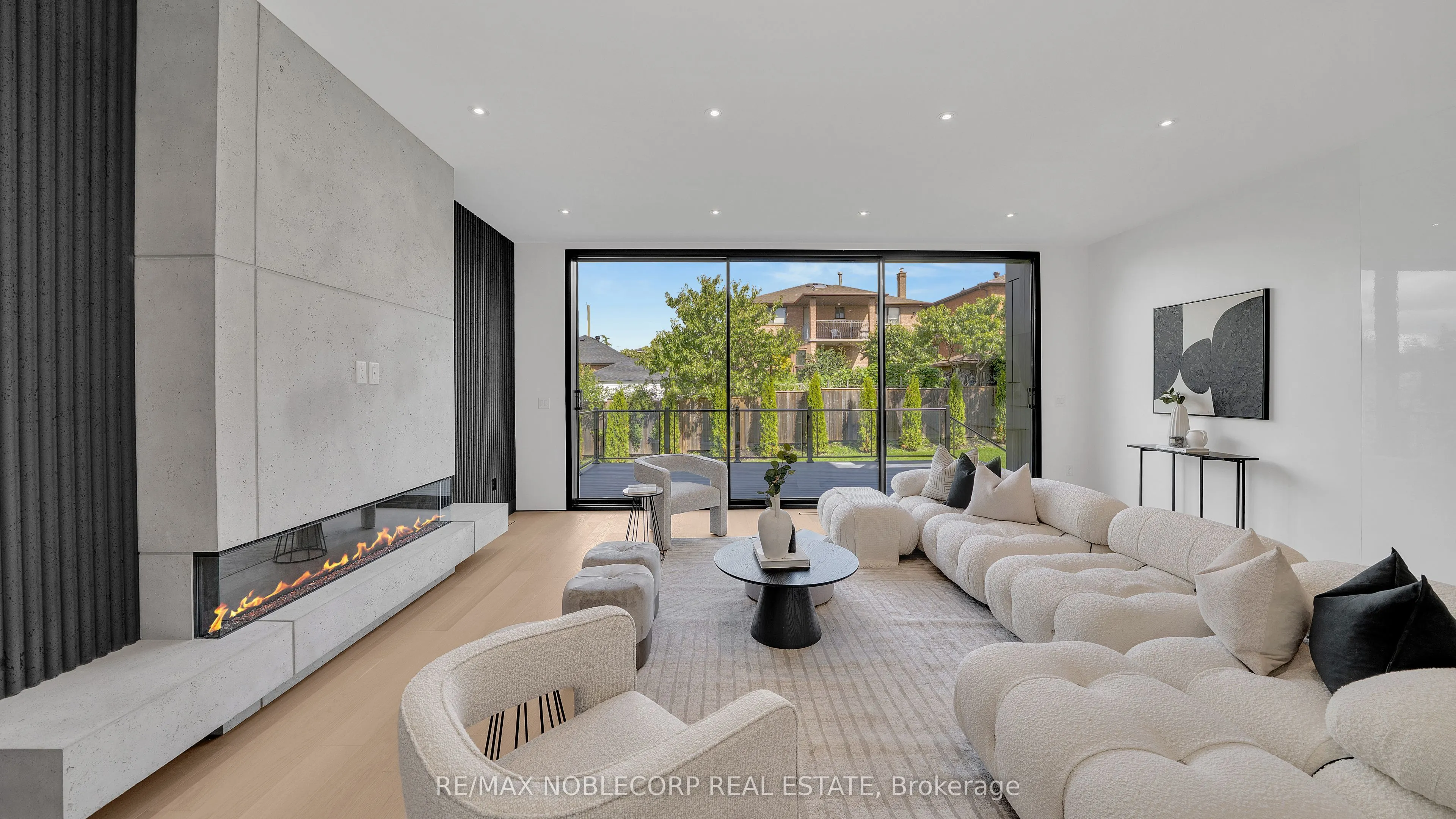 16 Deevale Road