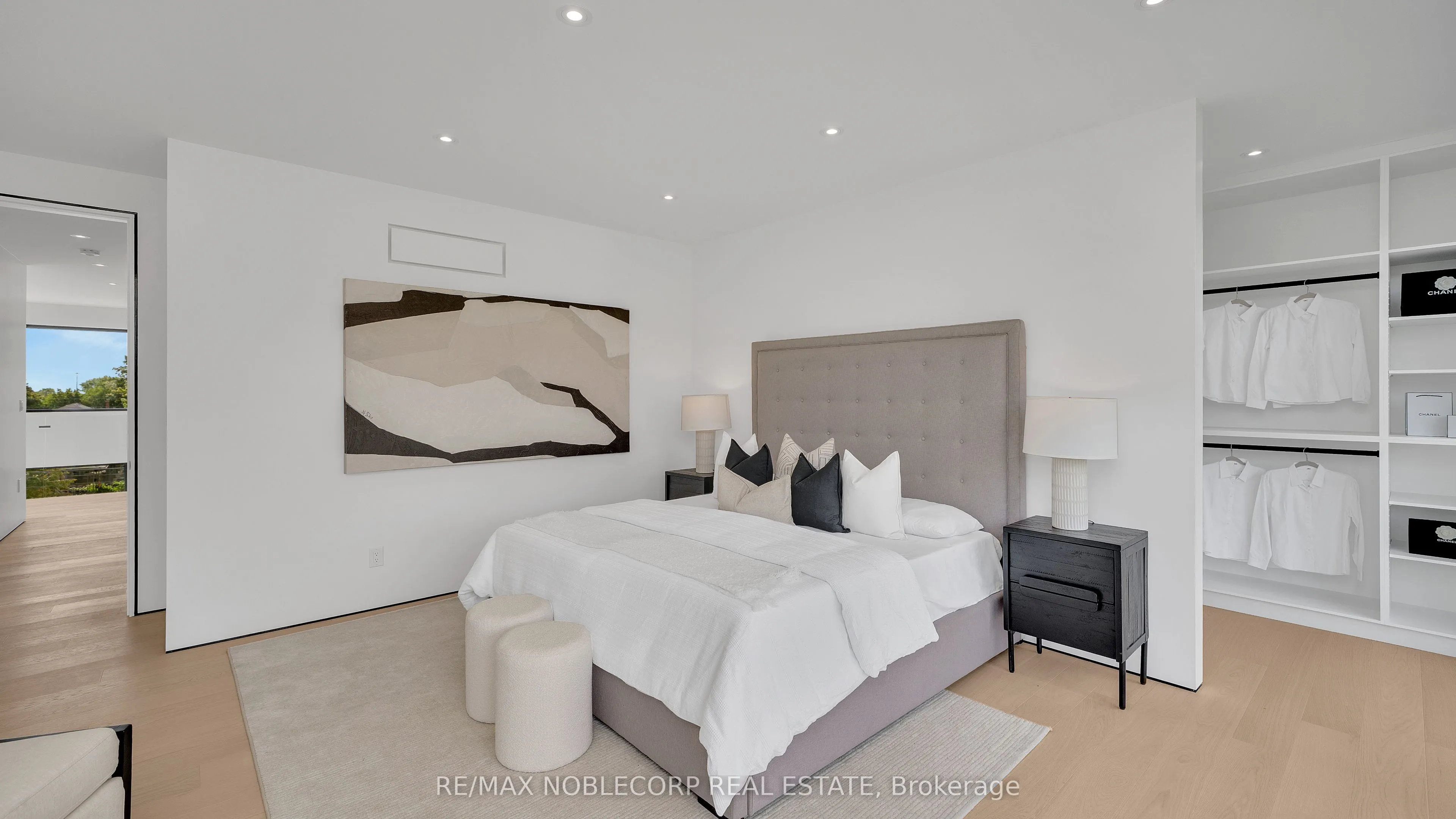 16 Deevale Road