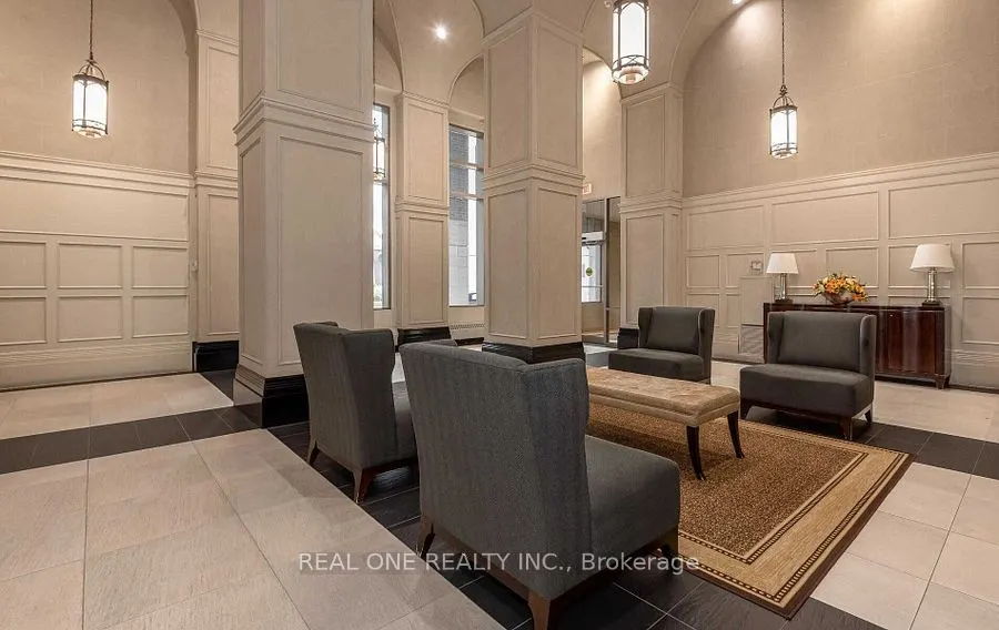 388 Prince Of Wales Drive, #412