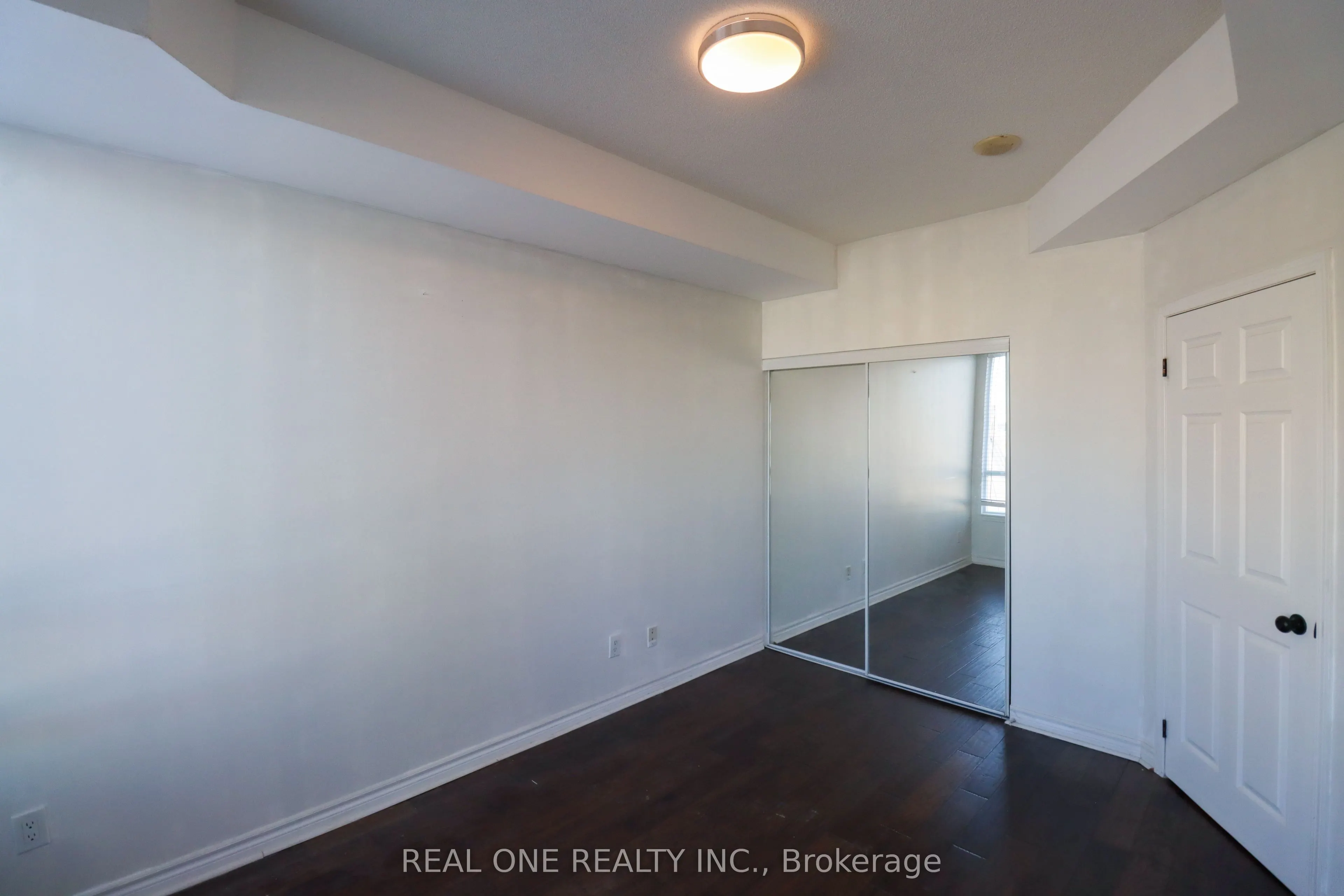388 Prince Of Wales Drive, #412