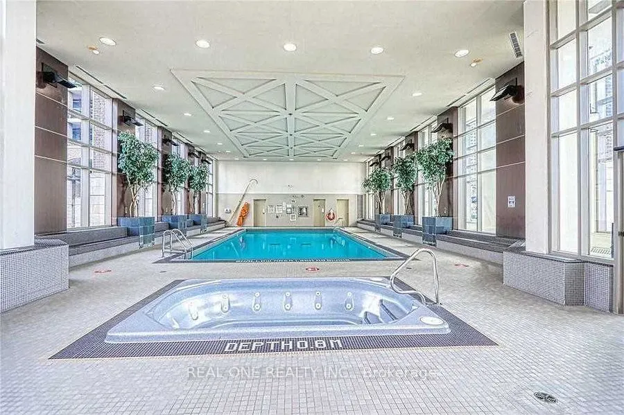 388 Prince Of Wales Drive, #412