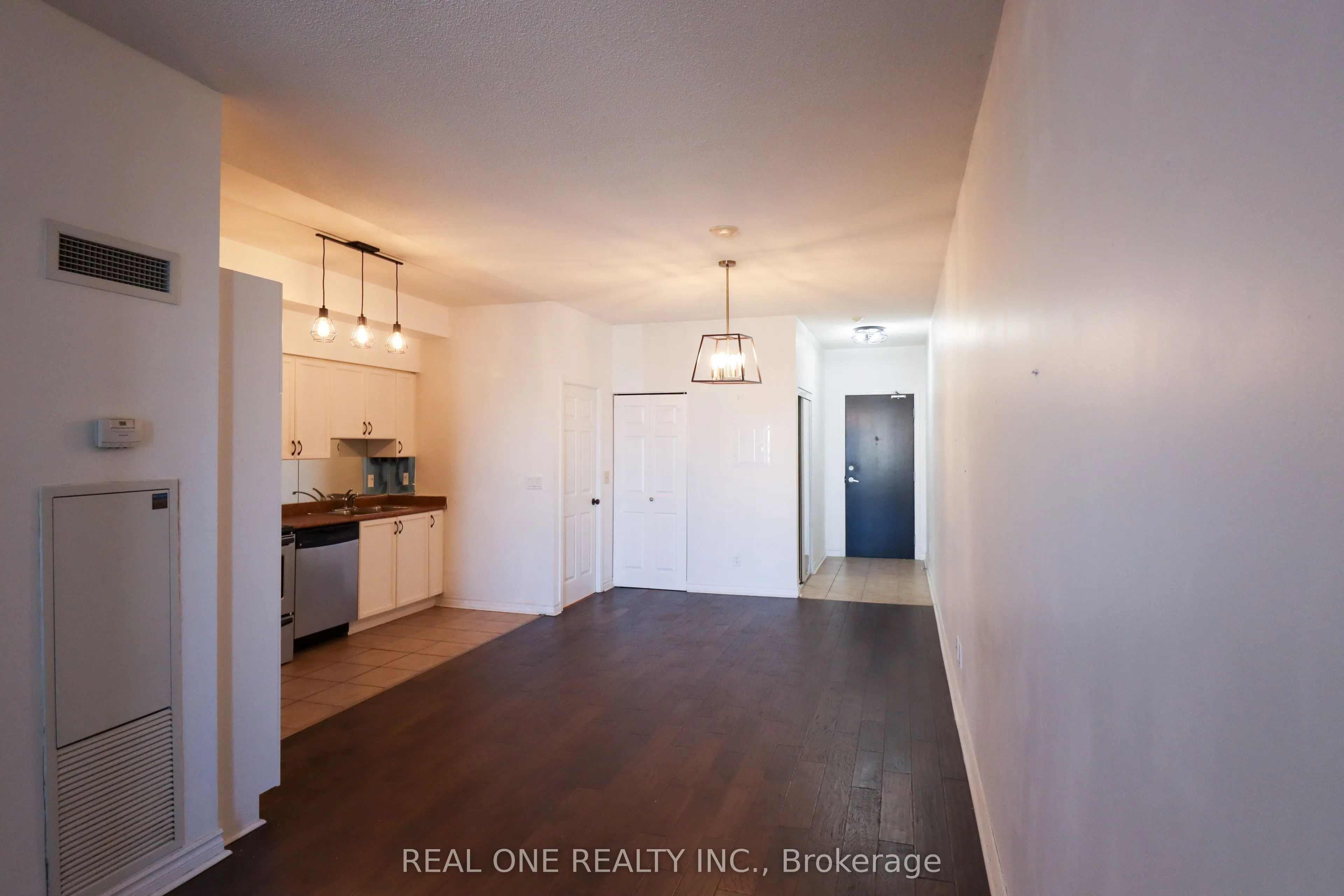 388 Prince Of Wales Drive, #412