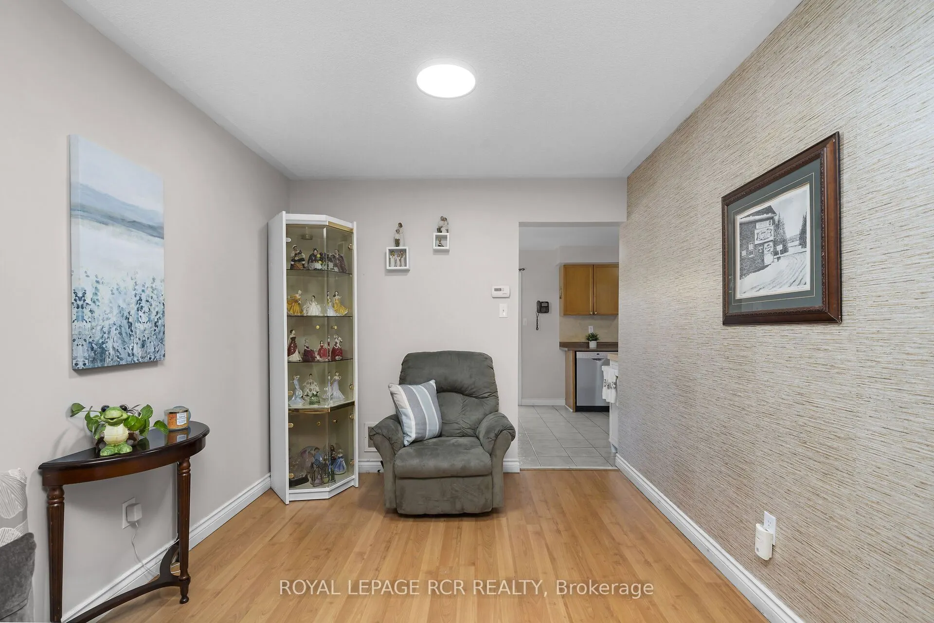 120 Howard Crescent