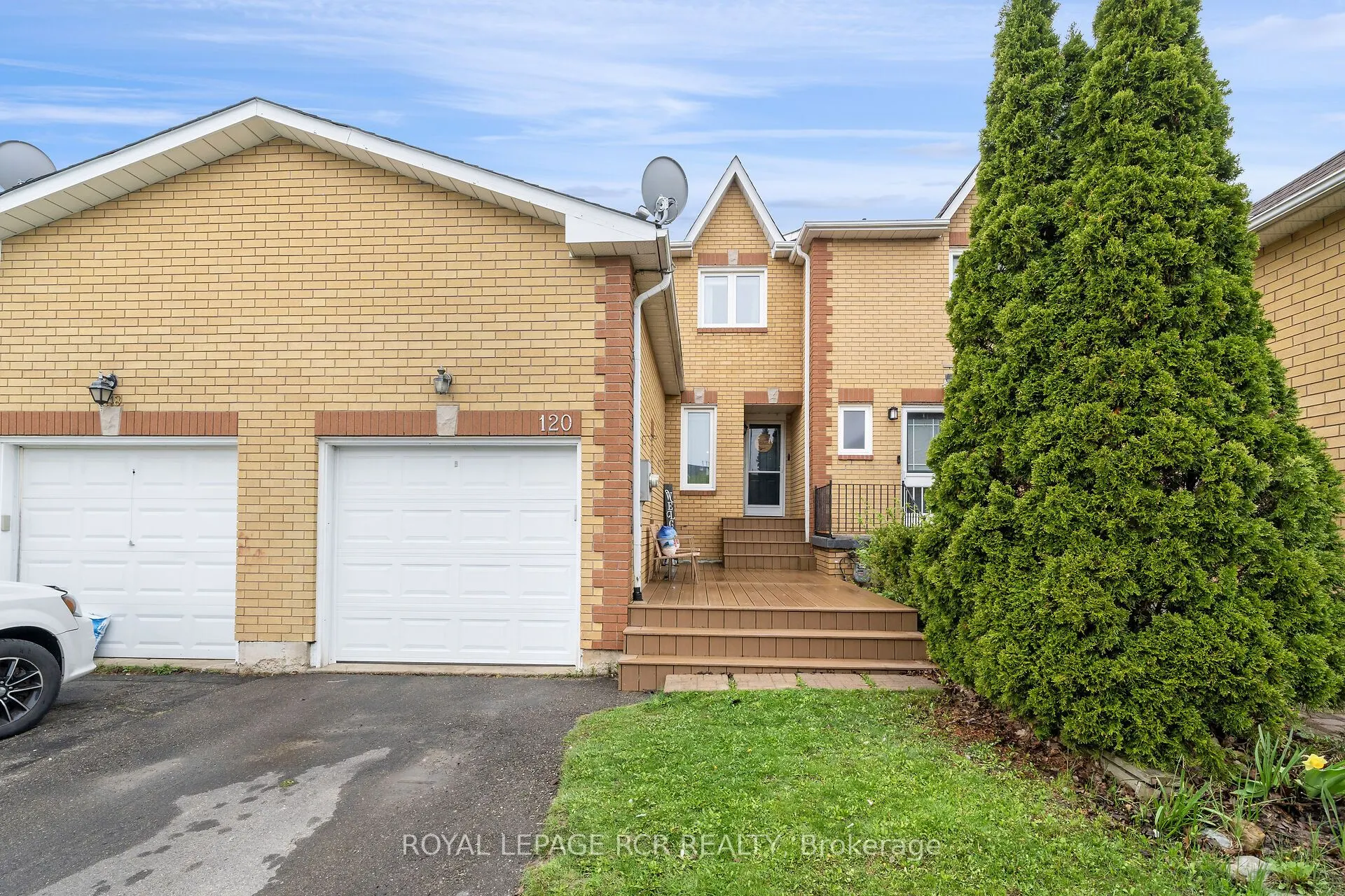 120 Howard Crescent