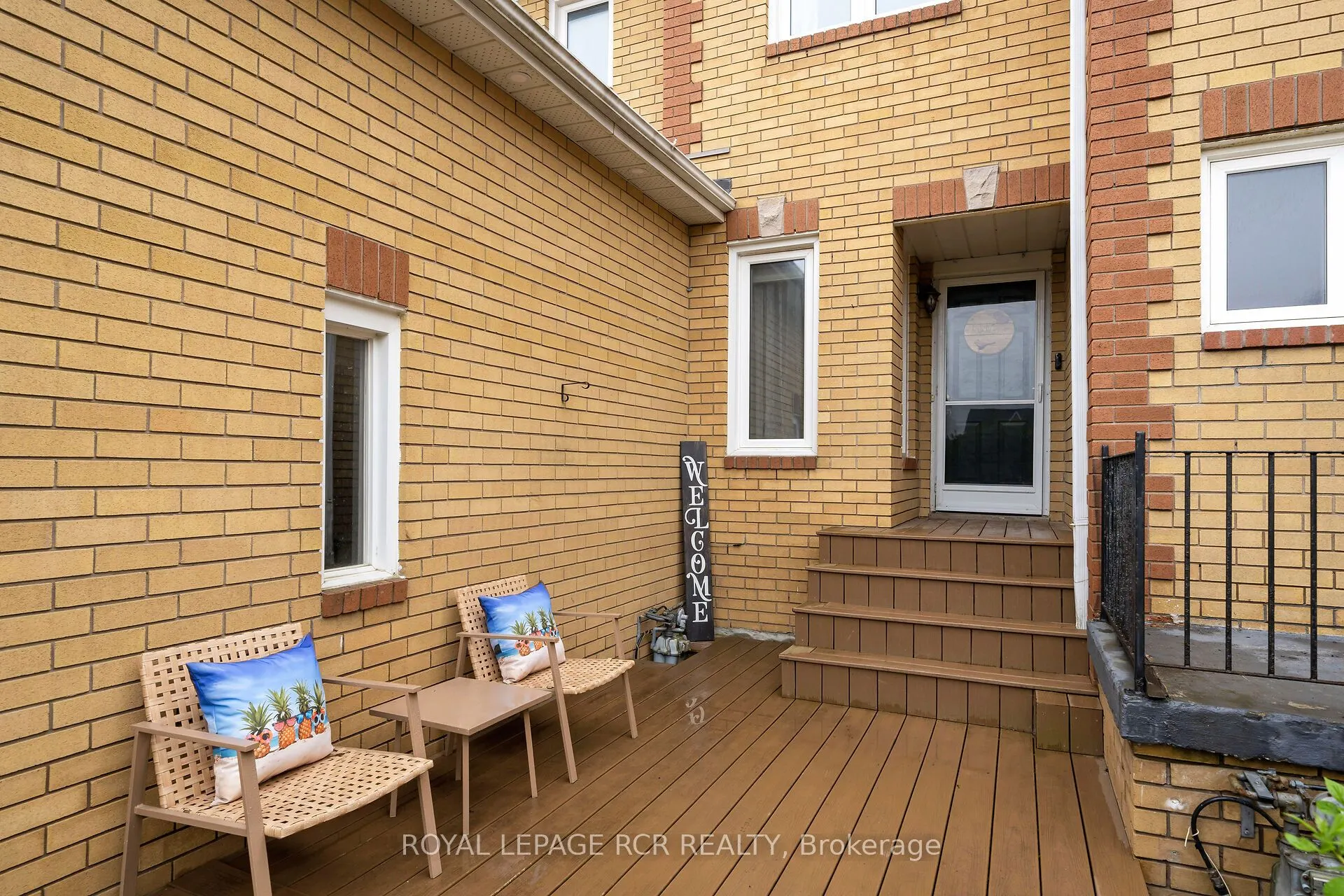 120 Howard Crescent