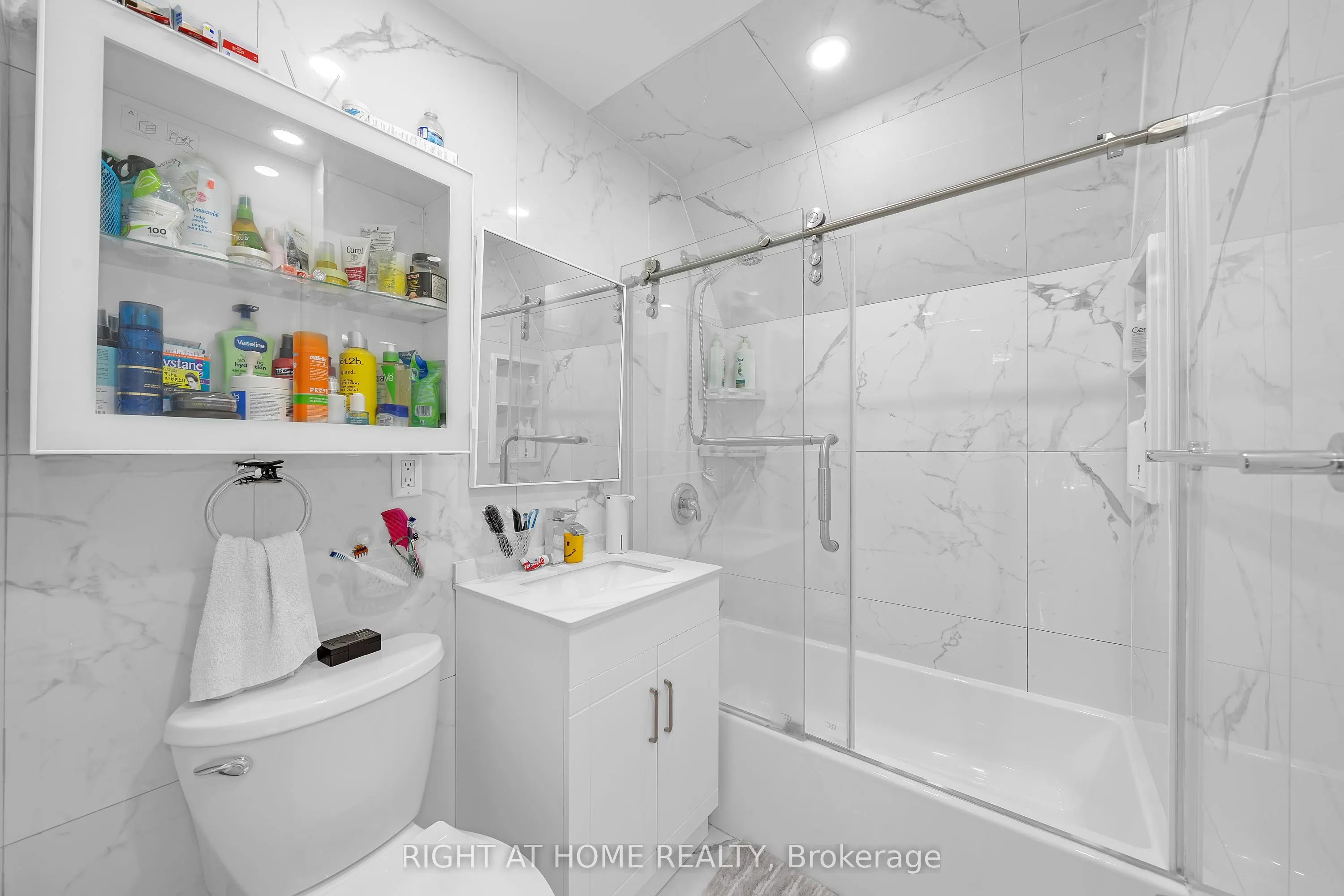 2901 Jane Street, #101