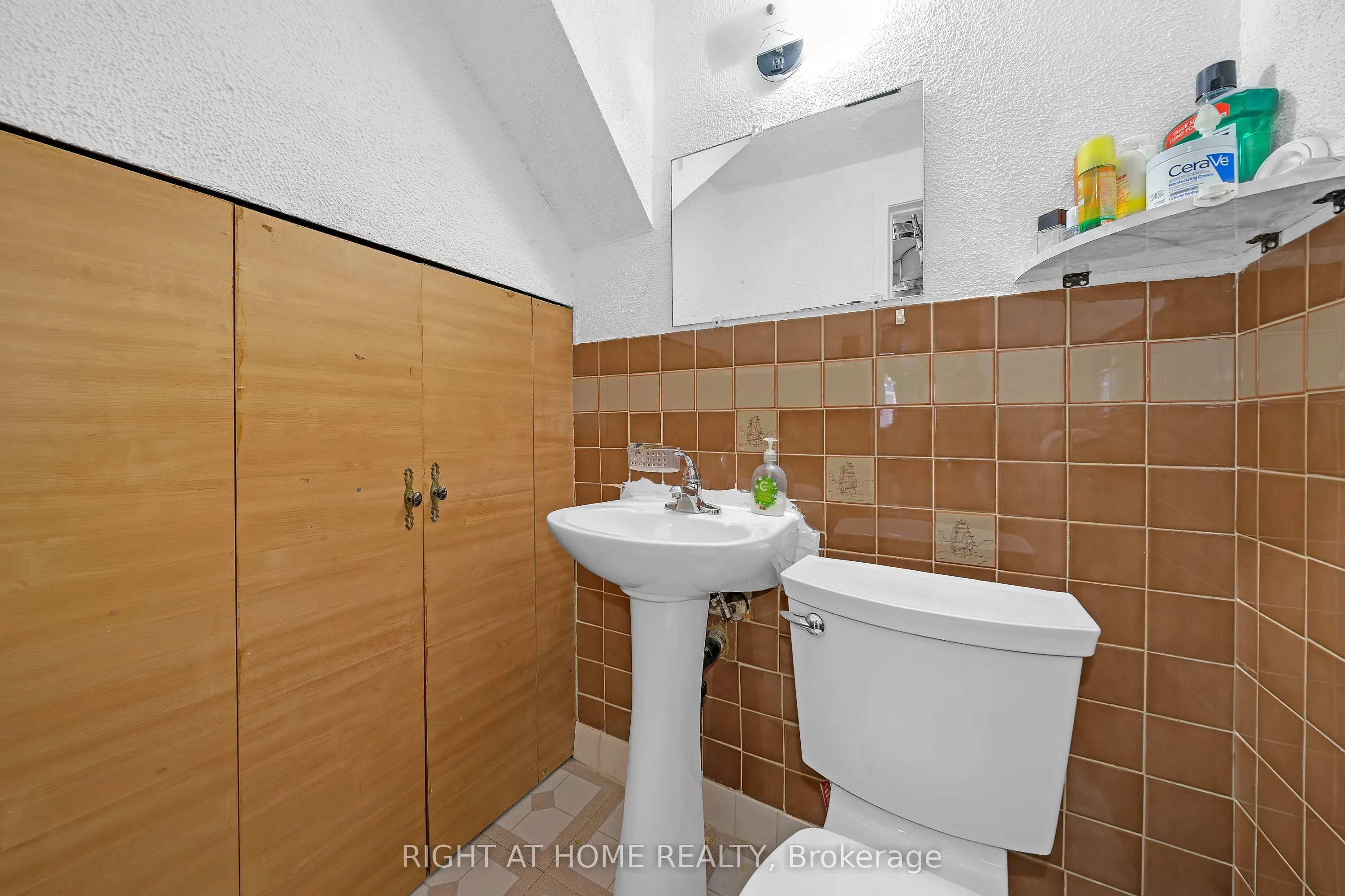 2901 Jane Street, #101