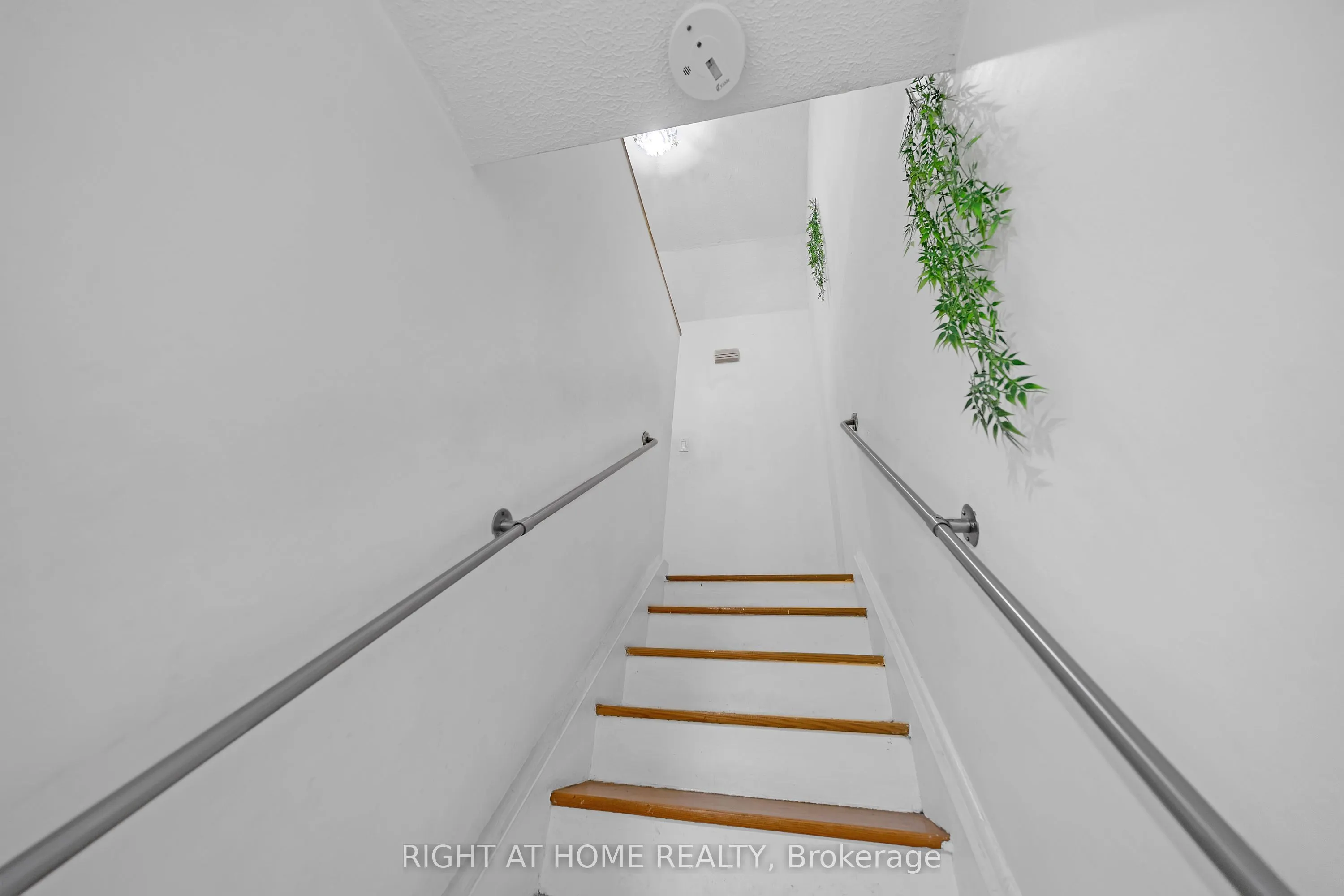 2901 Jane Street, #101