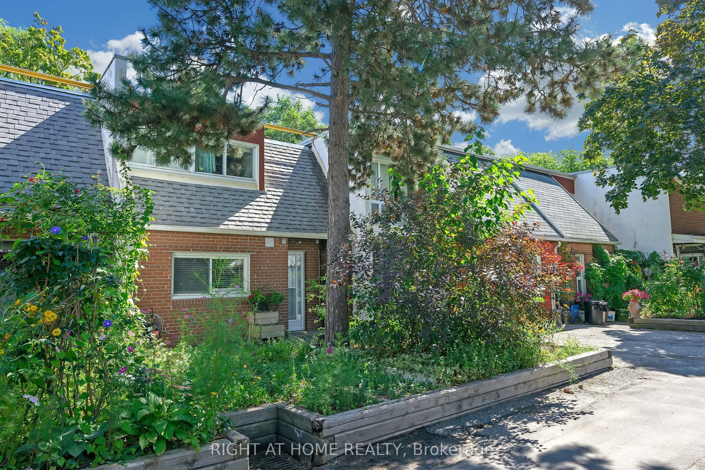 2901 Jane Street, #101