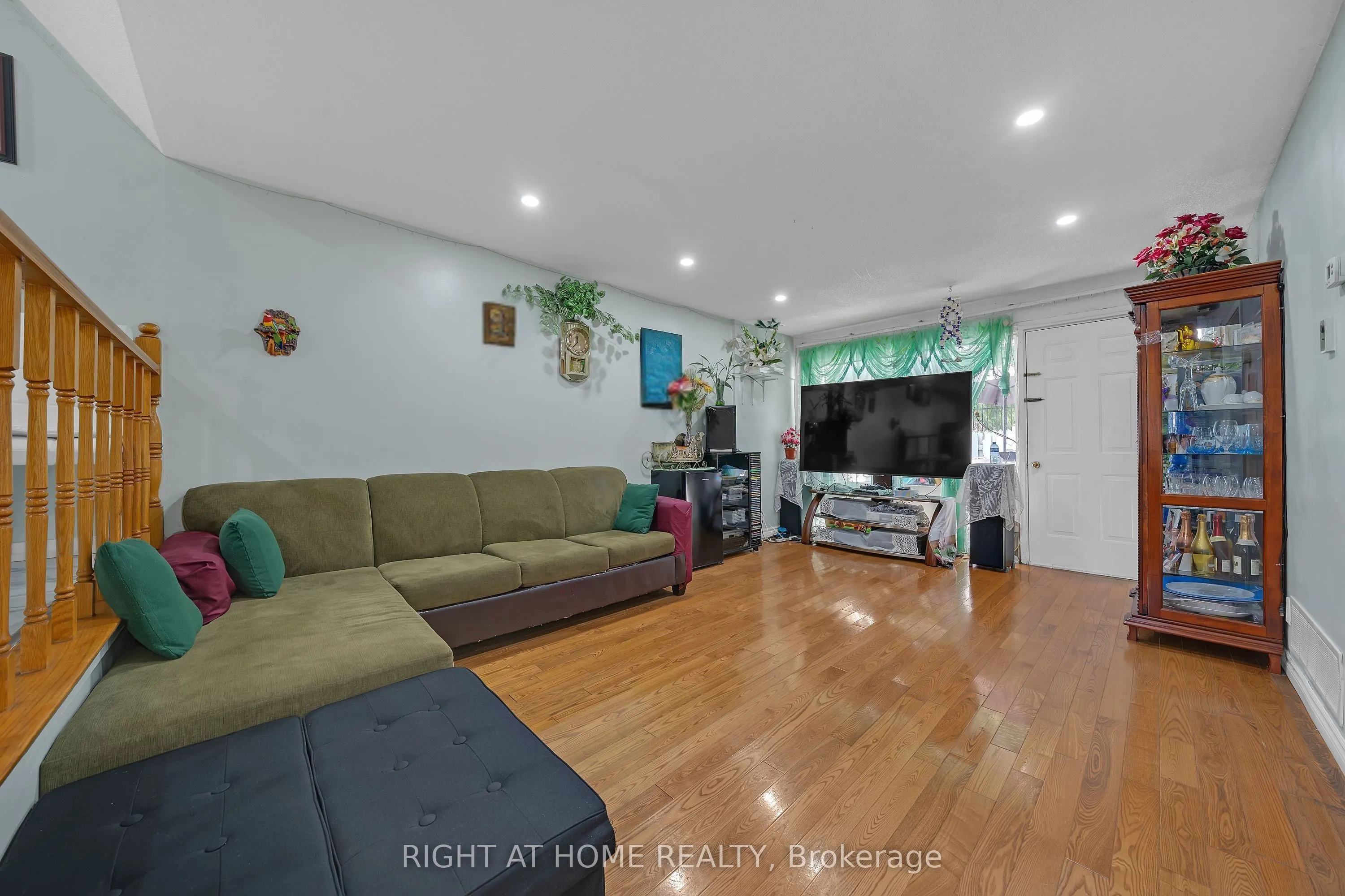 2901 Jane Street, #101