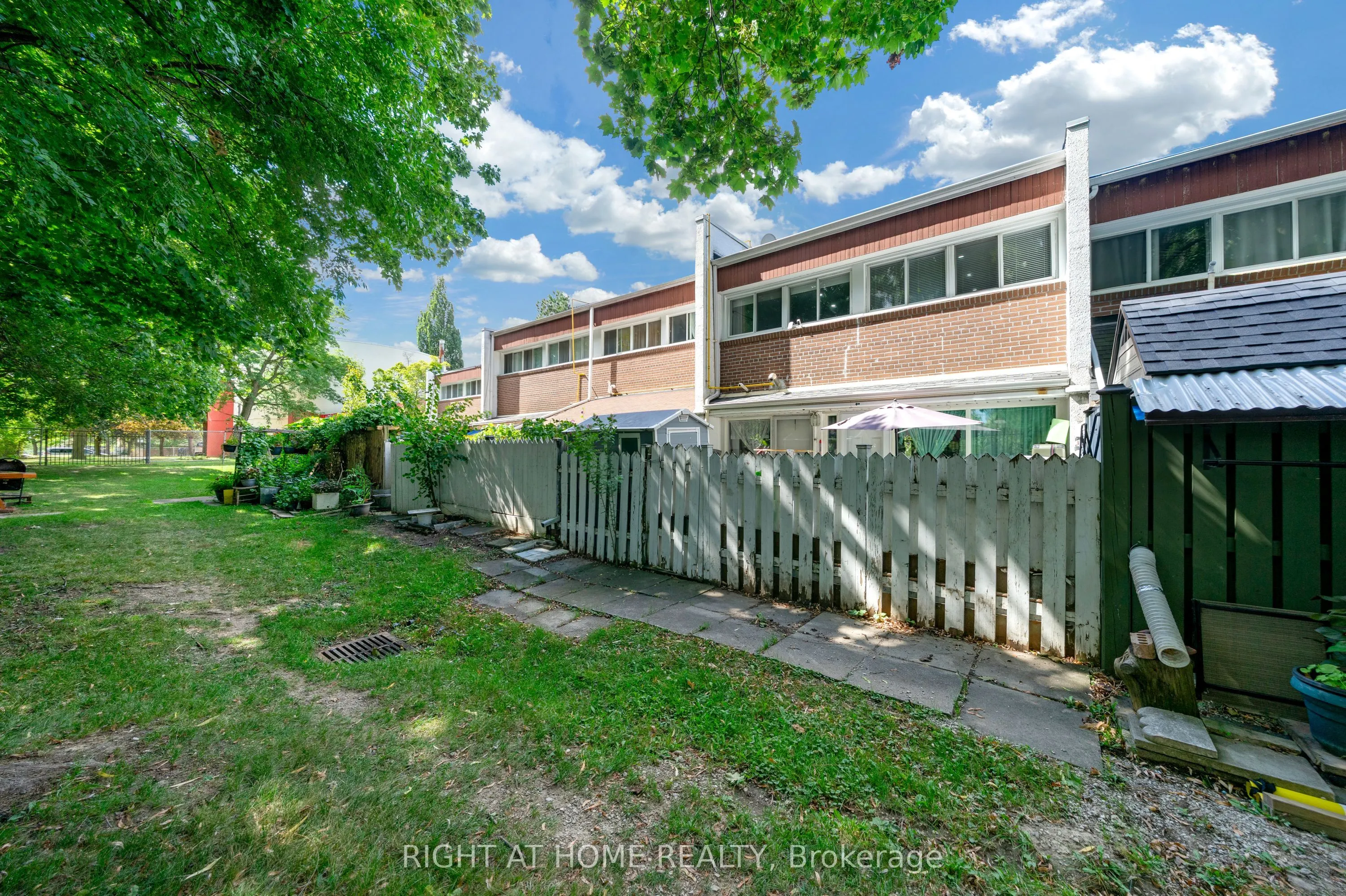 2901 Jane Street, #101