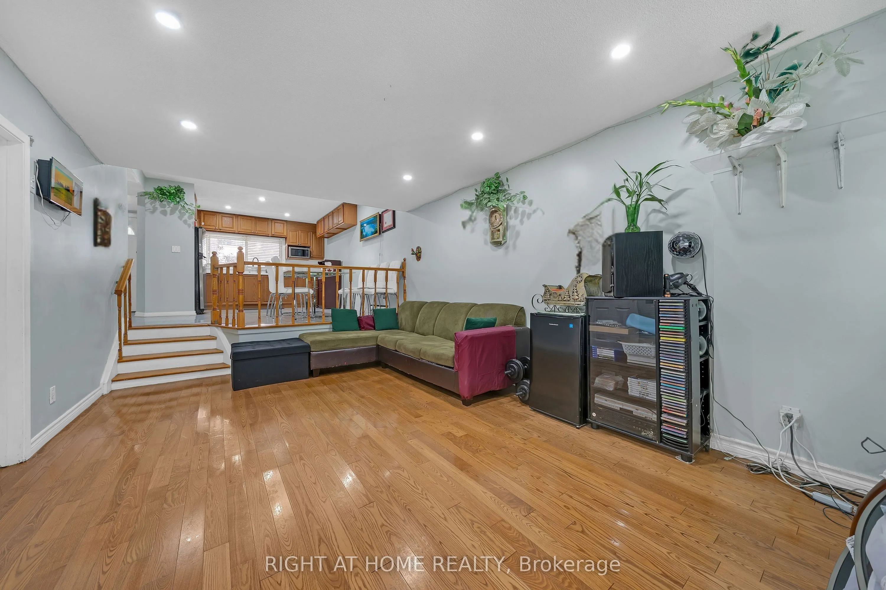 2901 Jane Street, #101