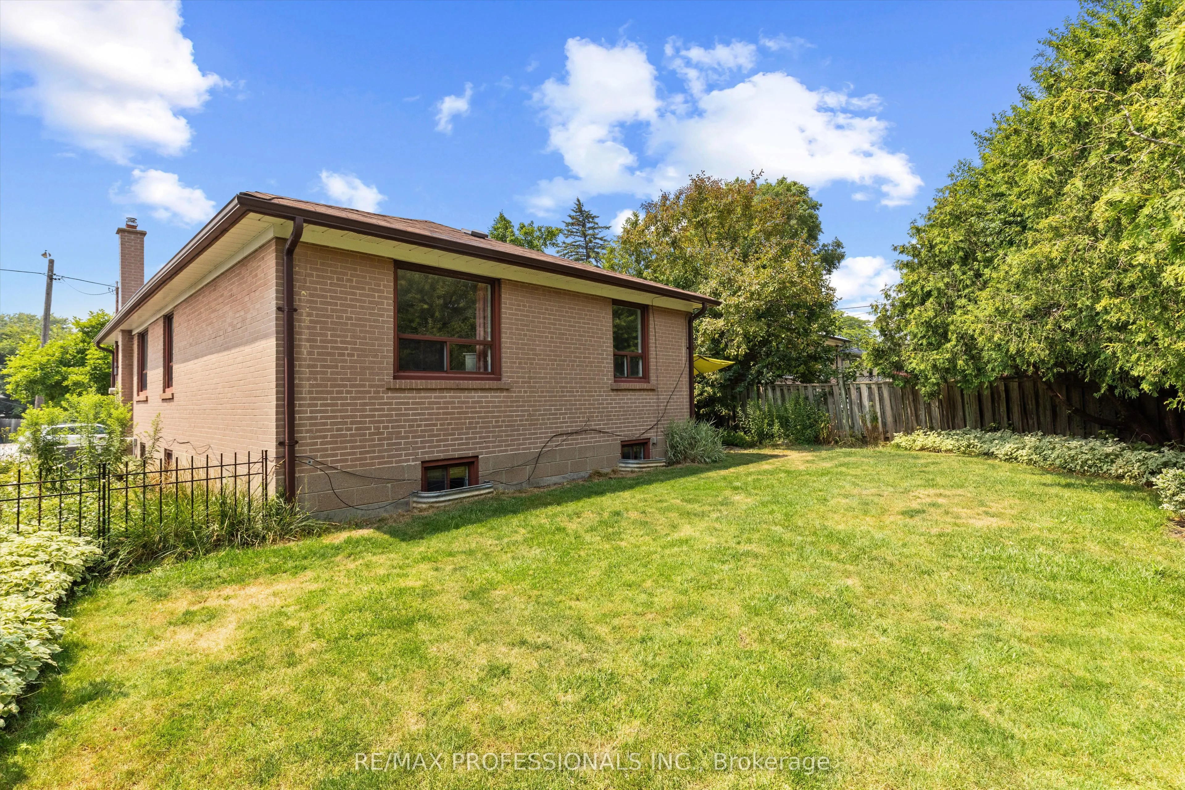 17 Allonsius Drive