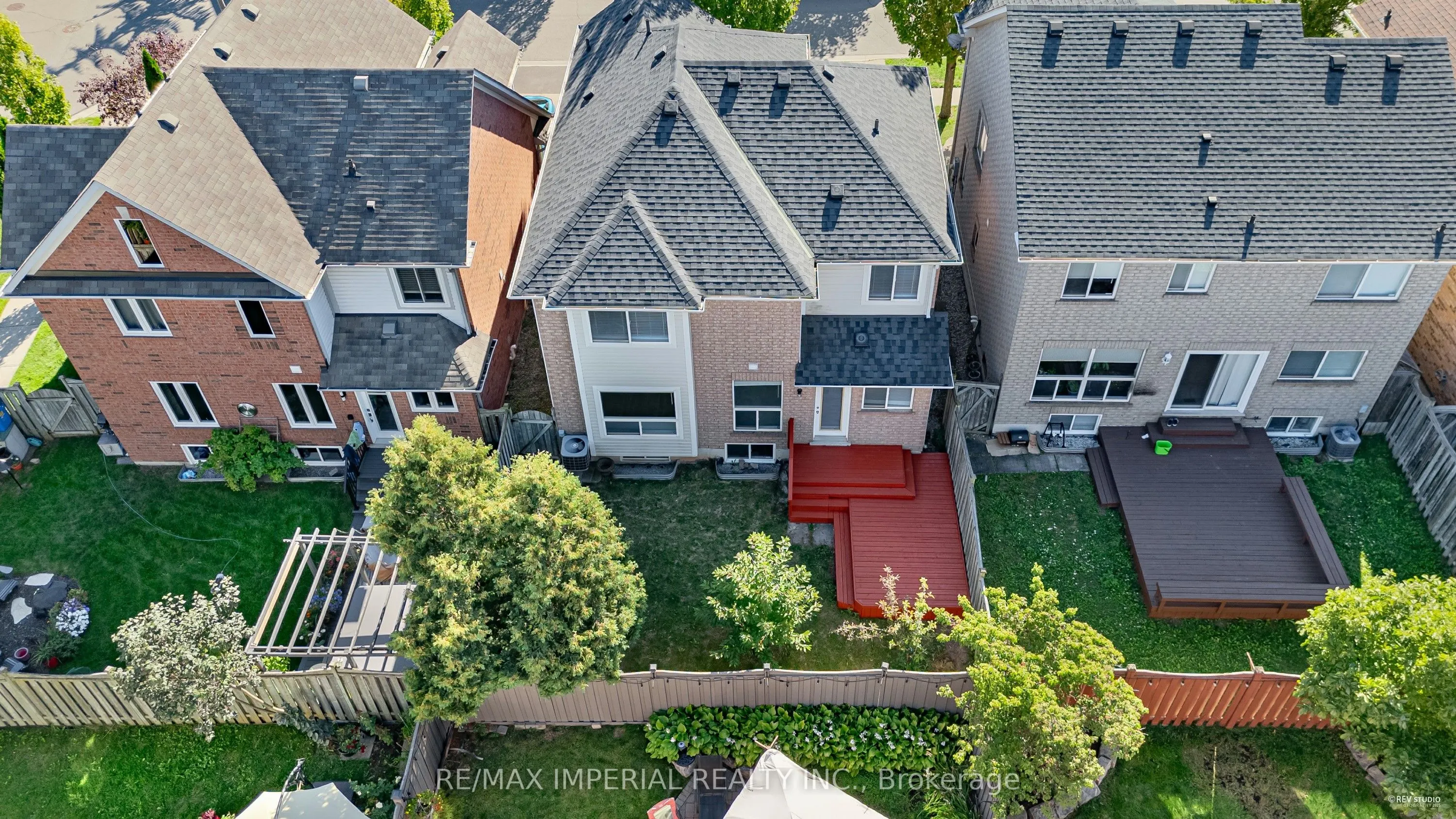 2436 Cornerbrooke Crescent