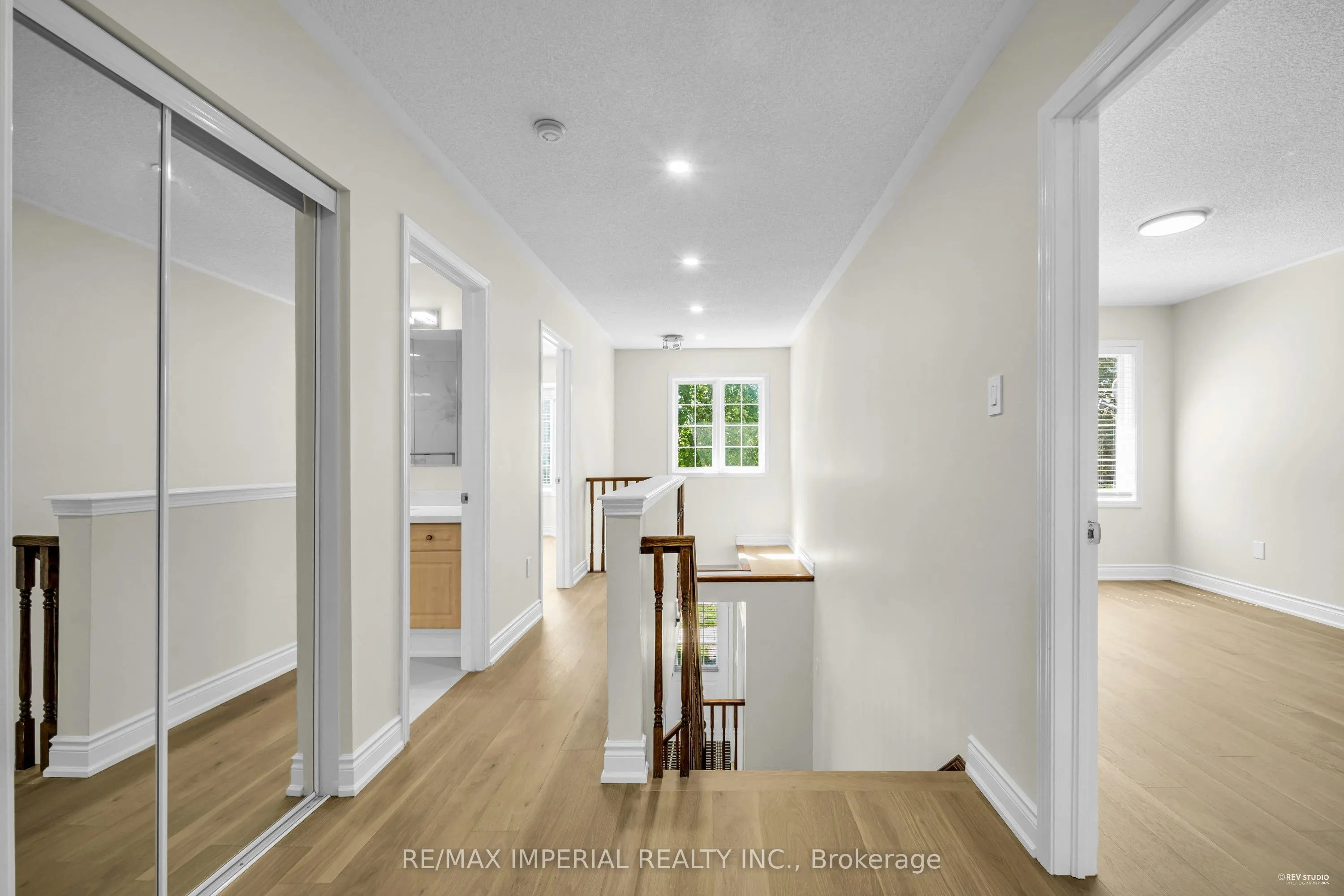 2436 Cornerbrooke Crescent