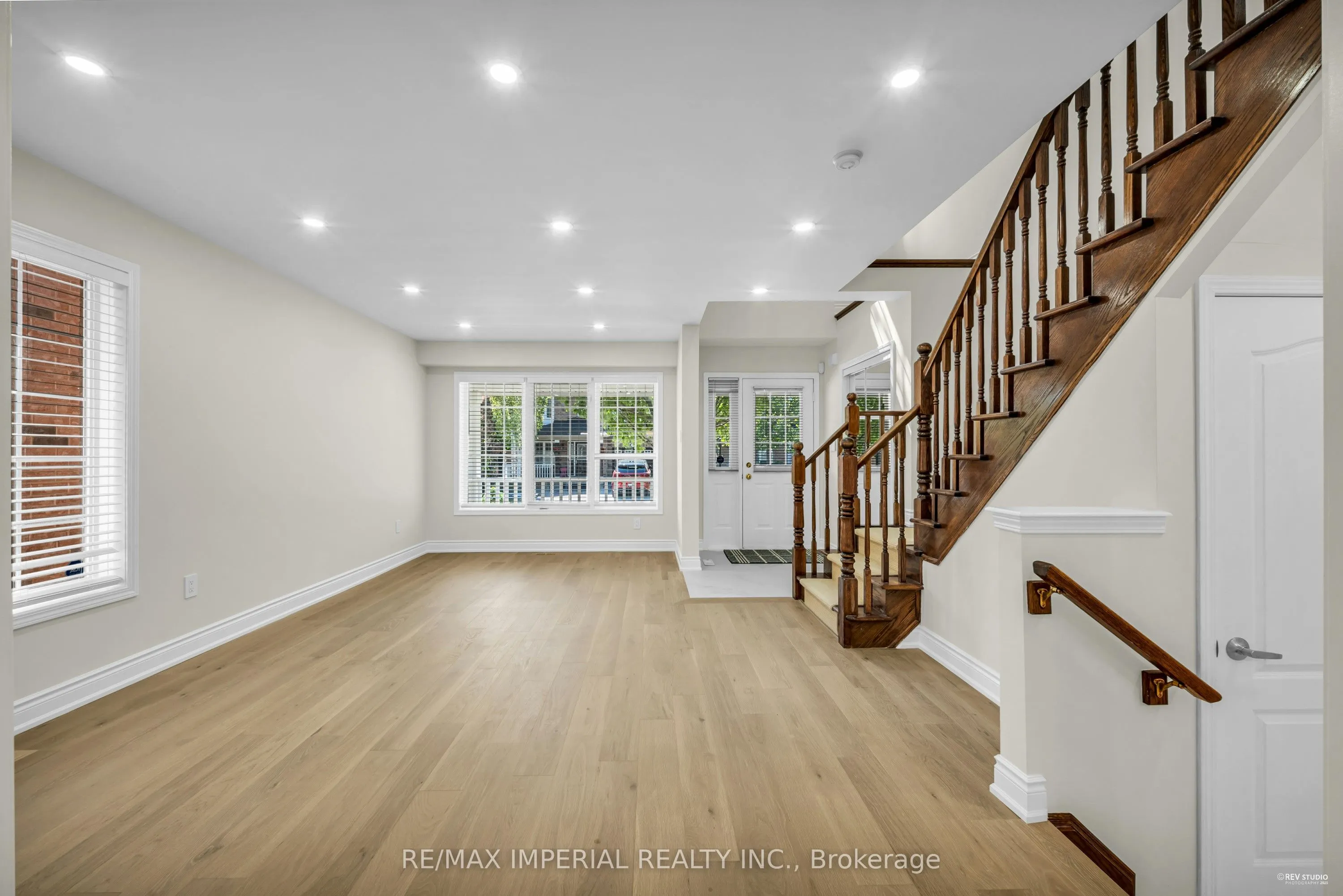 2436 Cornerbrooke Crescent
