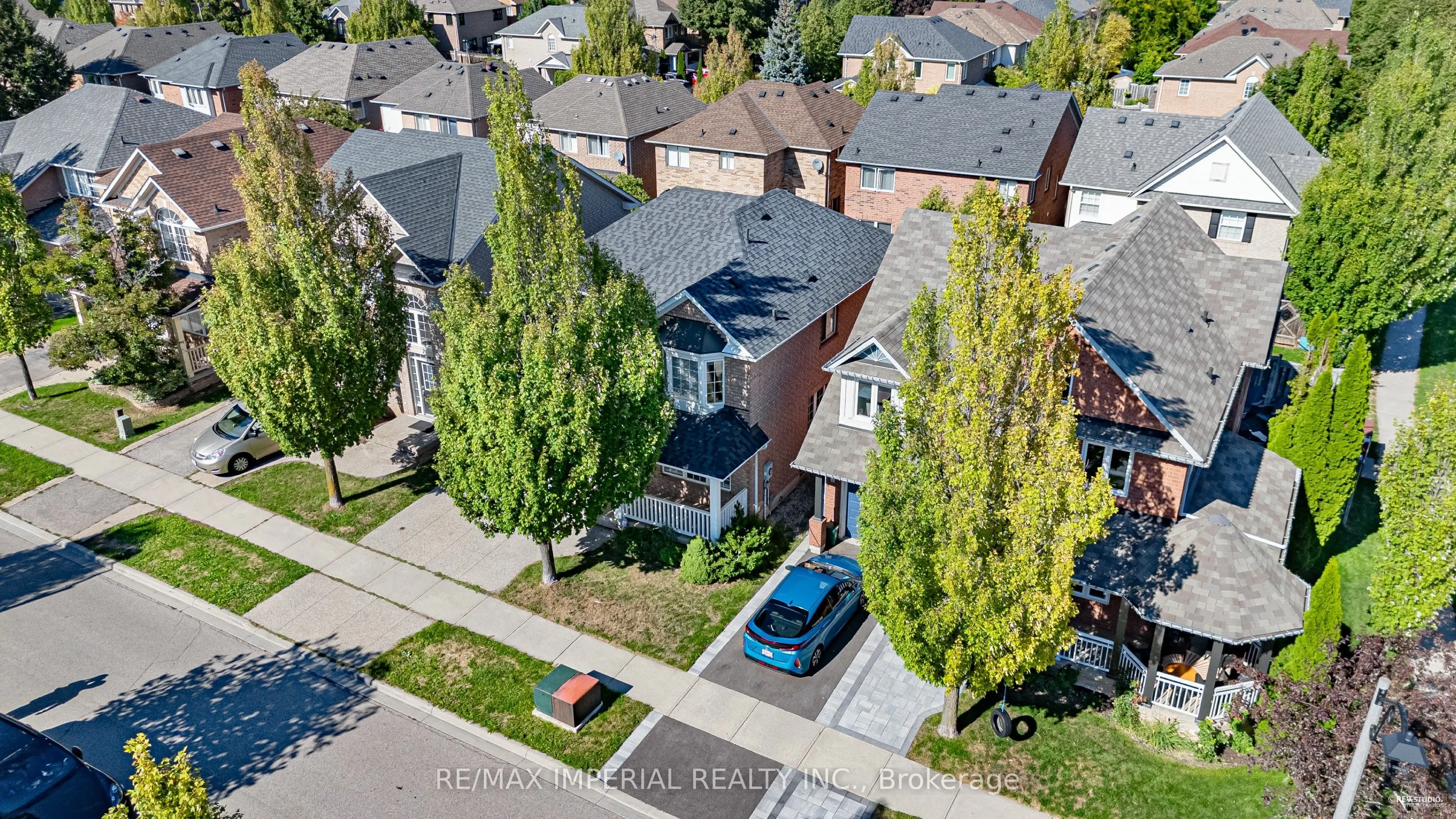 2436 Cornerbrooke Crescent