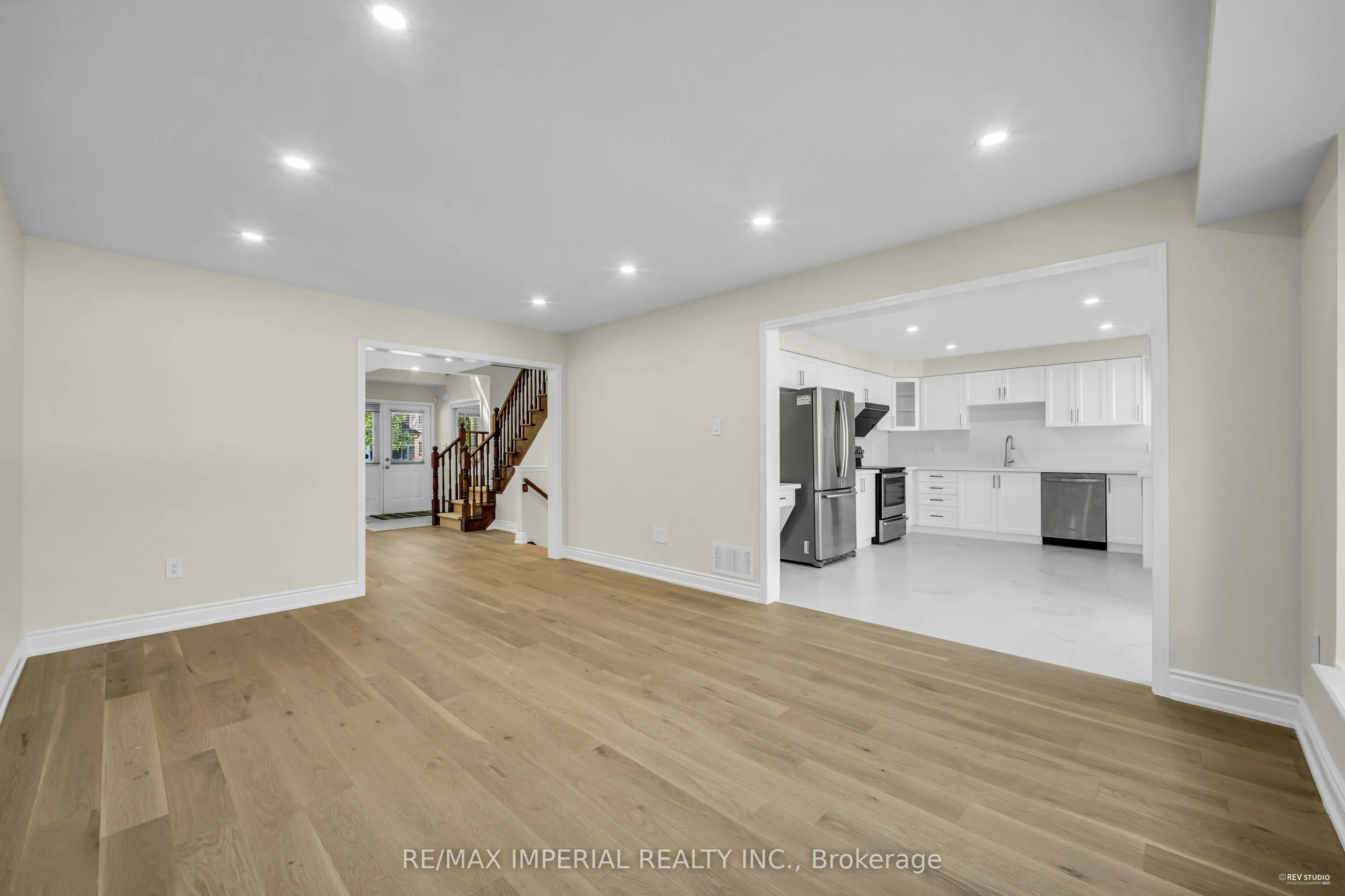 2436 Cornerbrooke Crescent