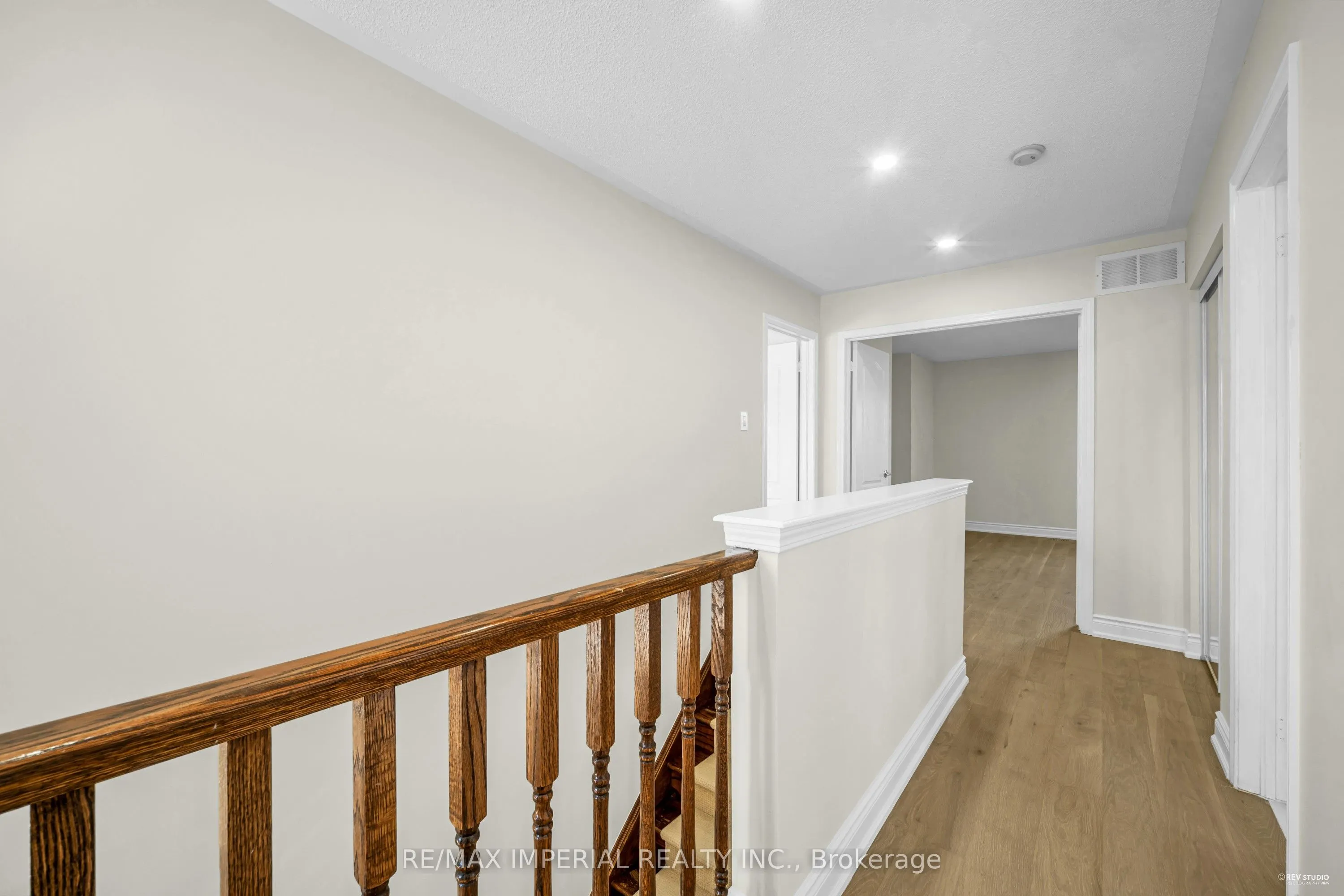 2436 Cornerbrooke Crescent