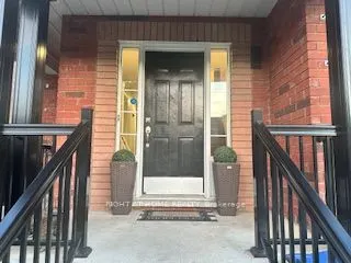 27 Bramcedar Crescent