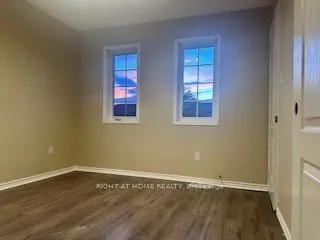 27 Bramcedar Crescent