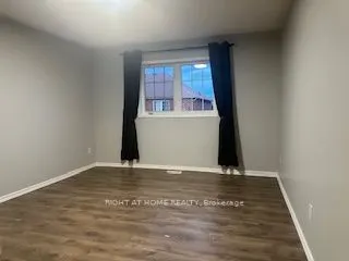 27 Bramcedar Crescent