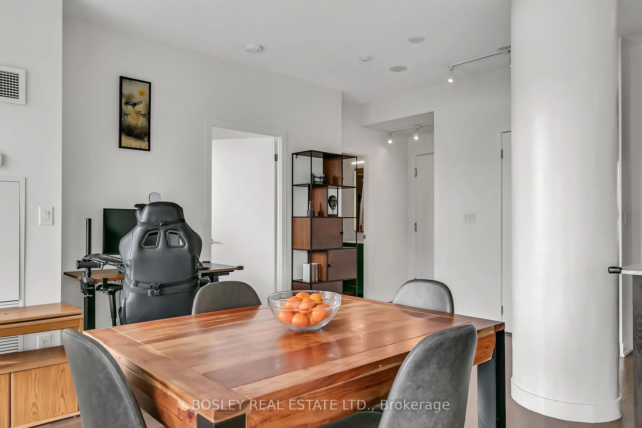 5101 Dundas Street W, #608