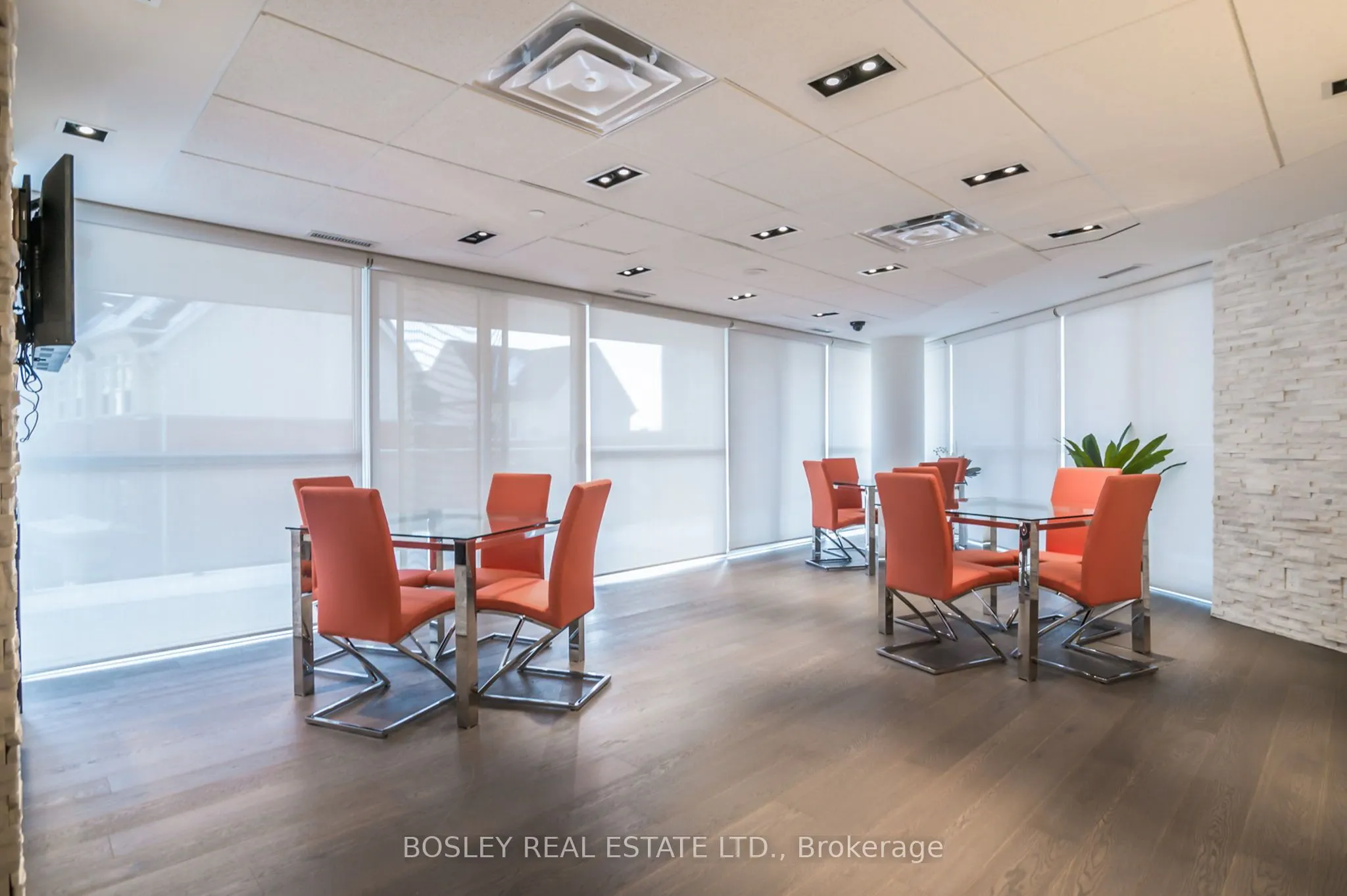 5101 Dundas Street W, #608