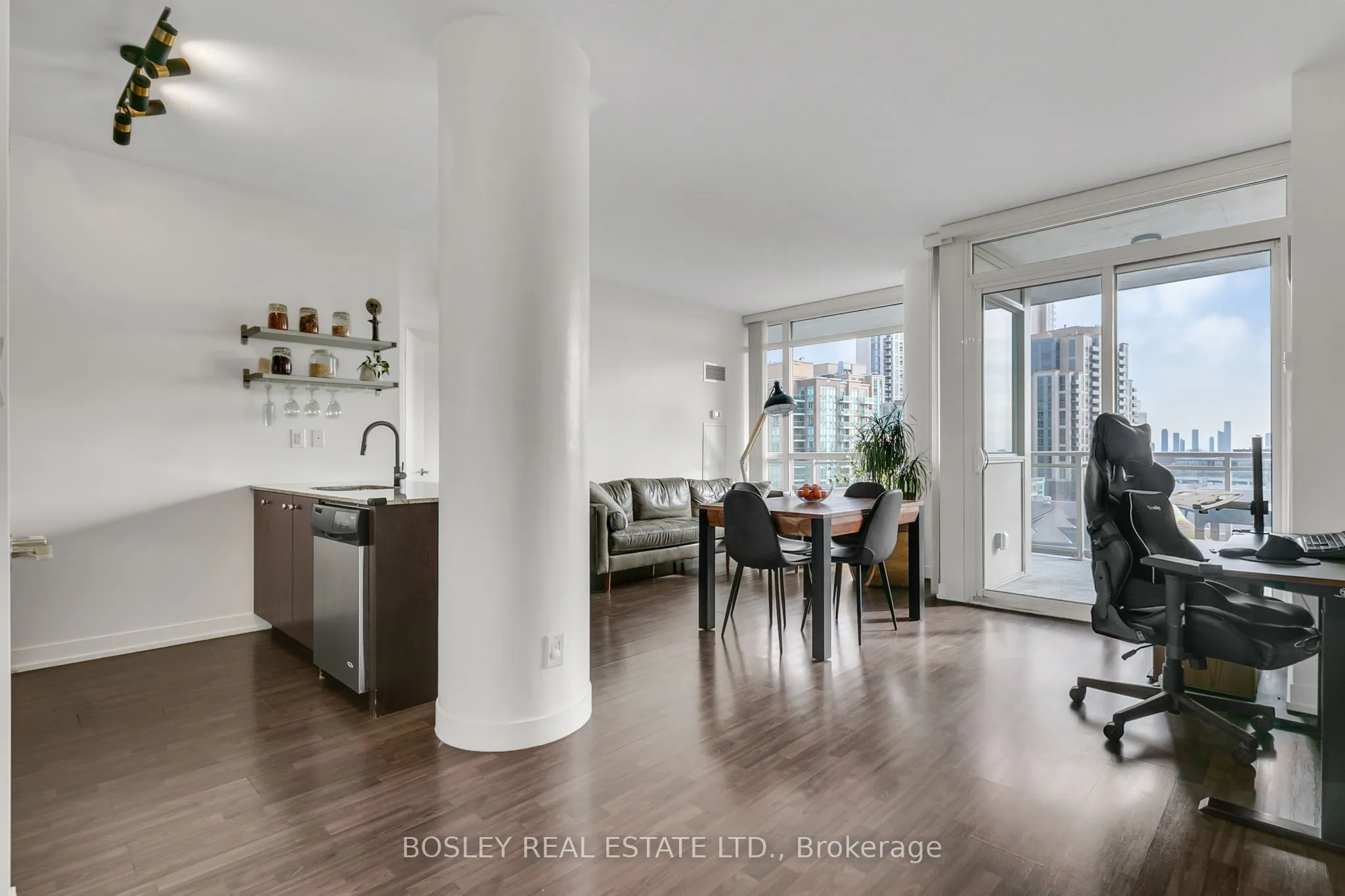 5101 Dundas Street W, #608