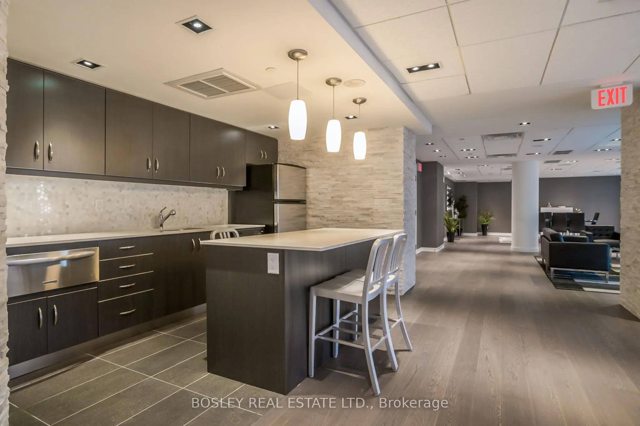 5101 Dundas Street W, #608