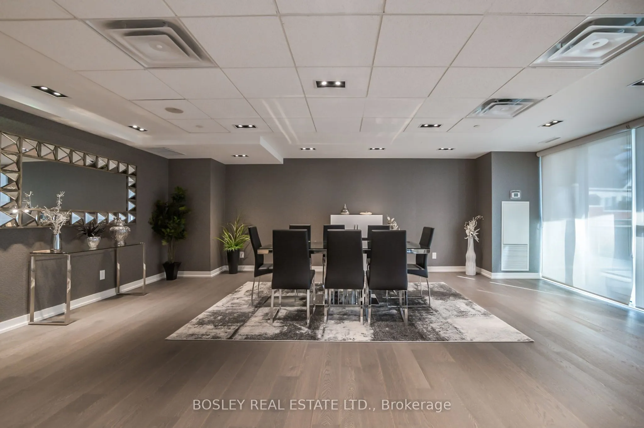 5101 Dundas Street W, #608
